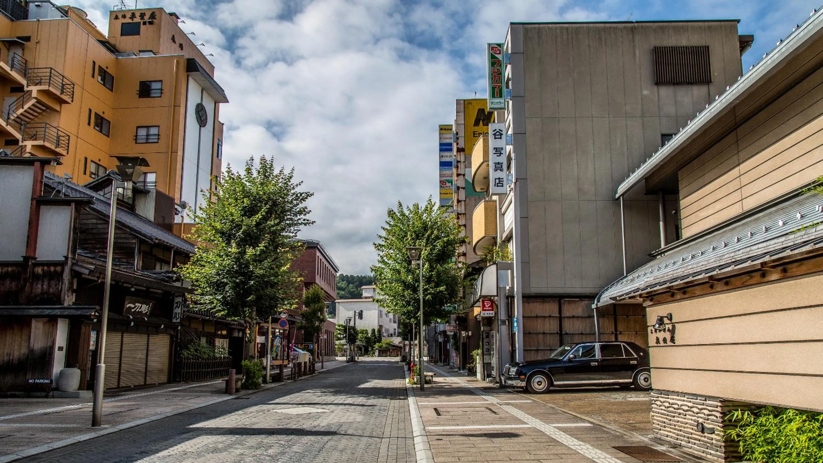 Neighbourhood in Honjin Hiranoya Kachoan