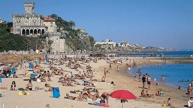 Beach in Villa Pietra Estoril Eco Guesthouse