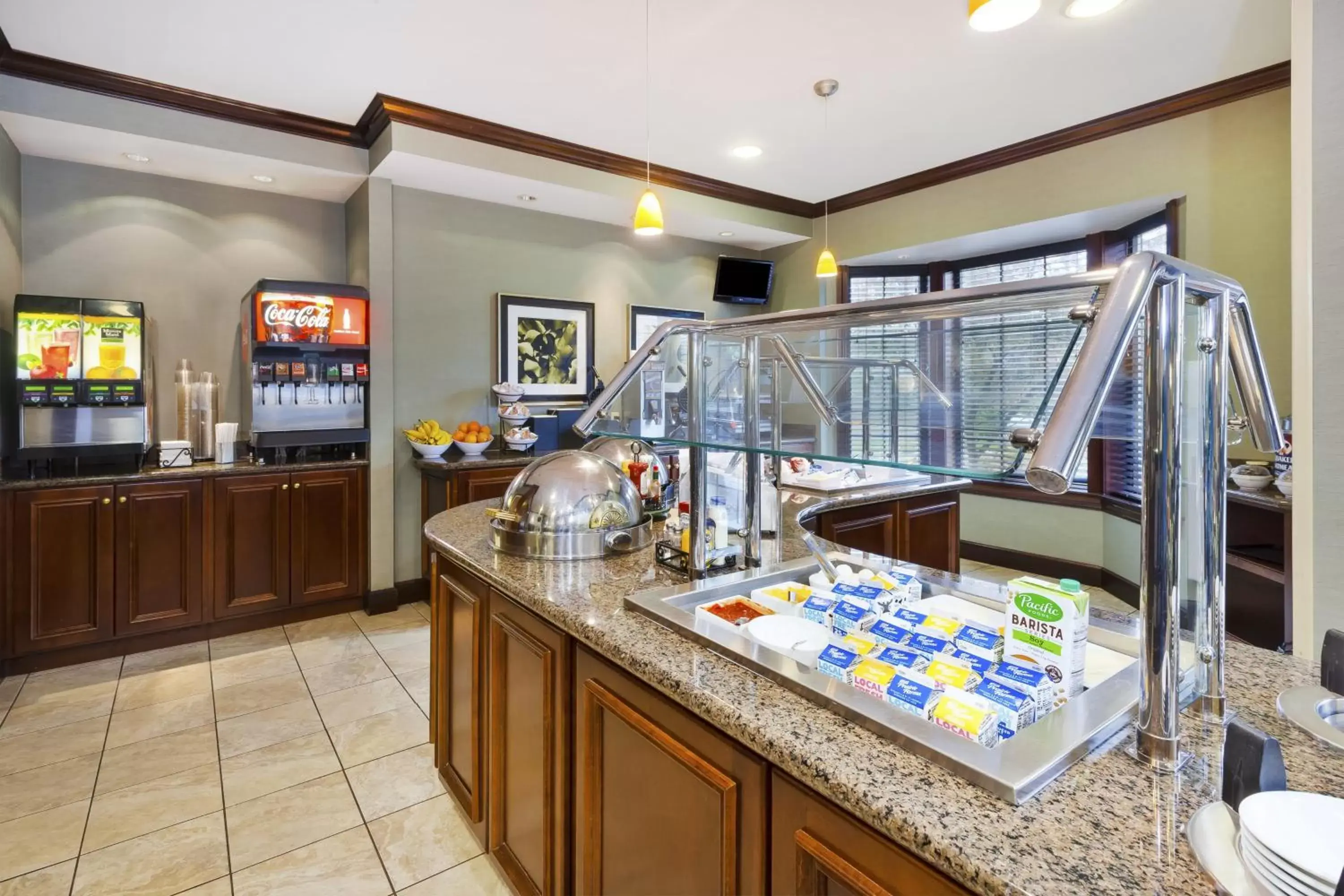 Breakfast in Staybridge Suites Lansing-Okemos by IHG Breakfast in Staybridge Suites Lansing-Okemos by IHG