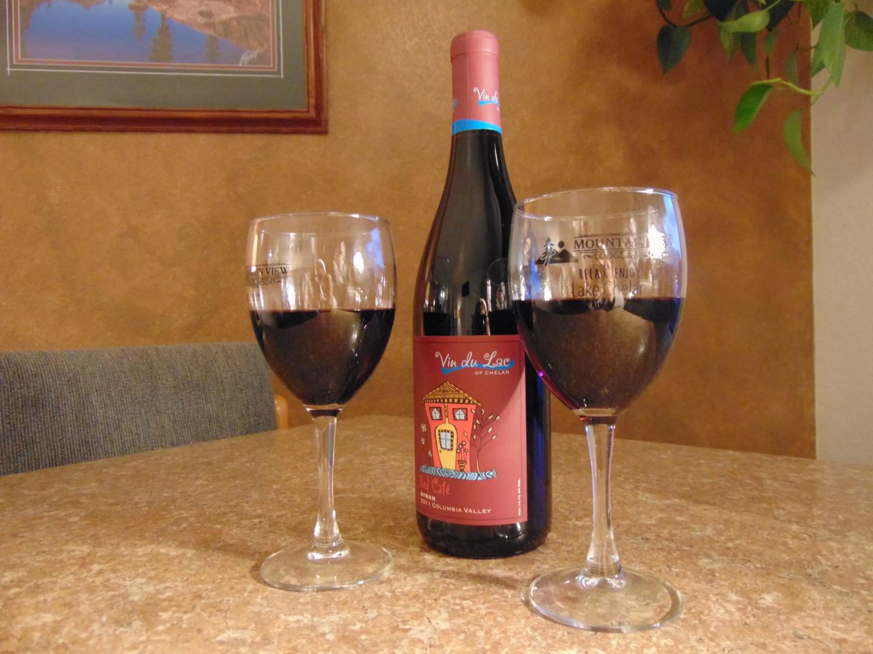 Decorative detail, Drinks in Mountain View Lodge