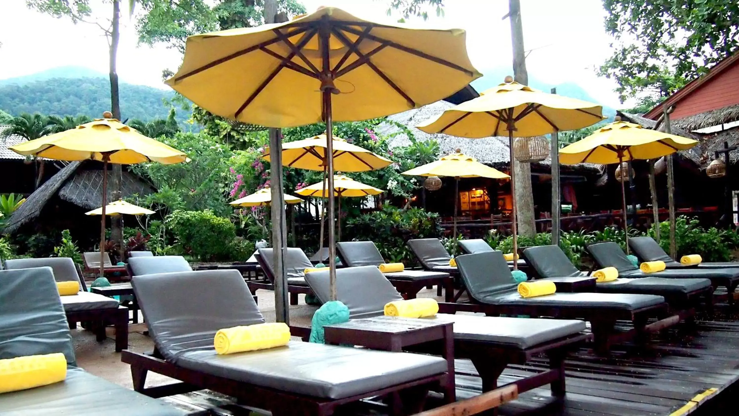 Swimming pool, Restaurant/Places to Eat in Banpu Koh Chang Resort