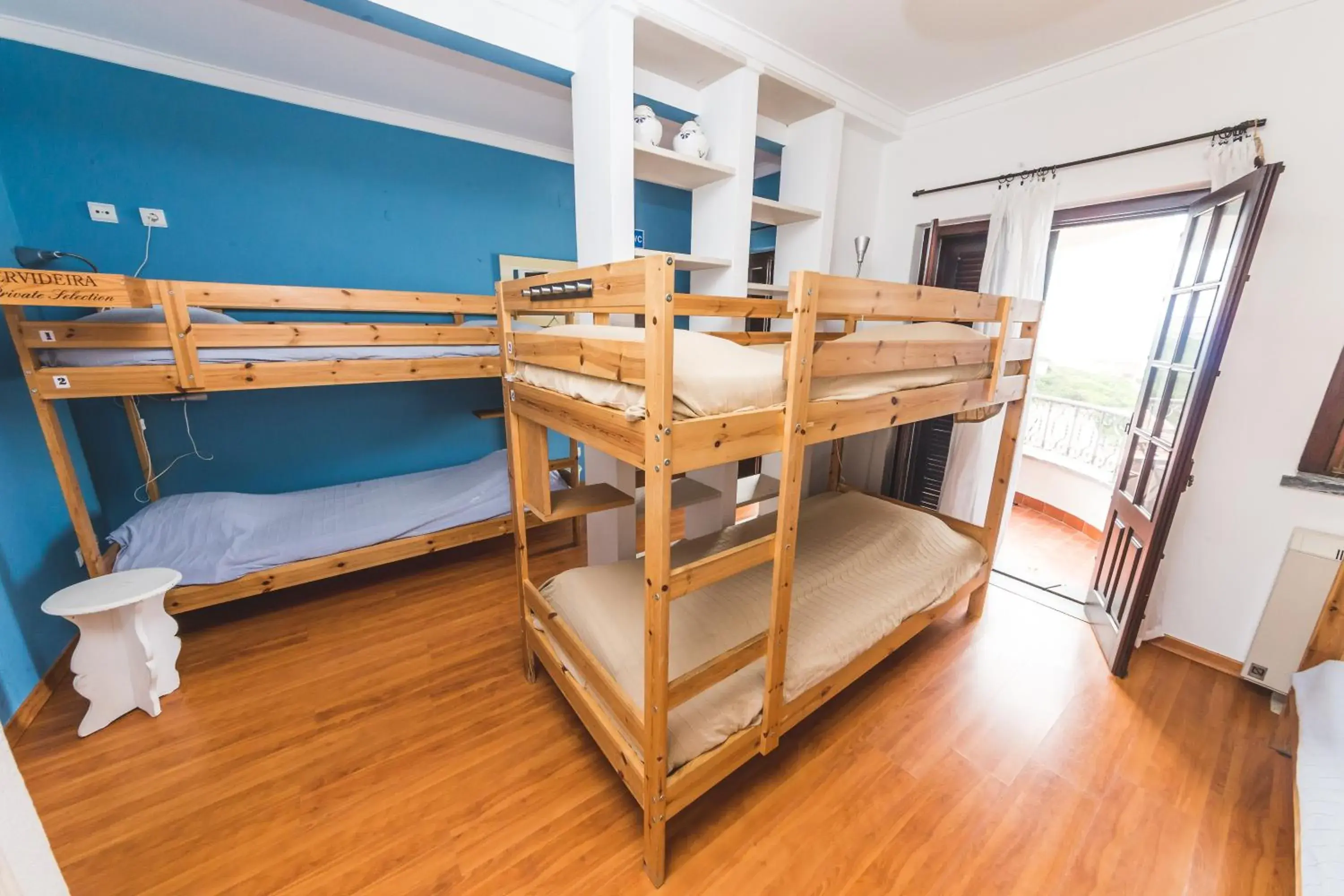 bunk bed in Ericeira Chill Hill Hostel & Private Rooms - Peach Garden