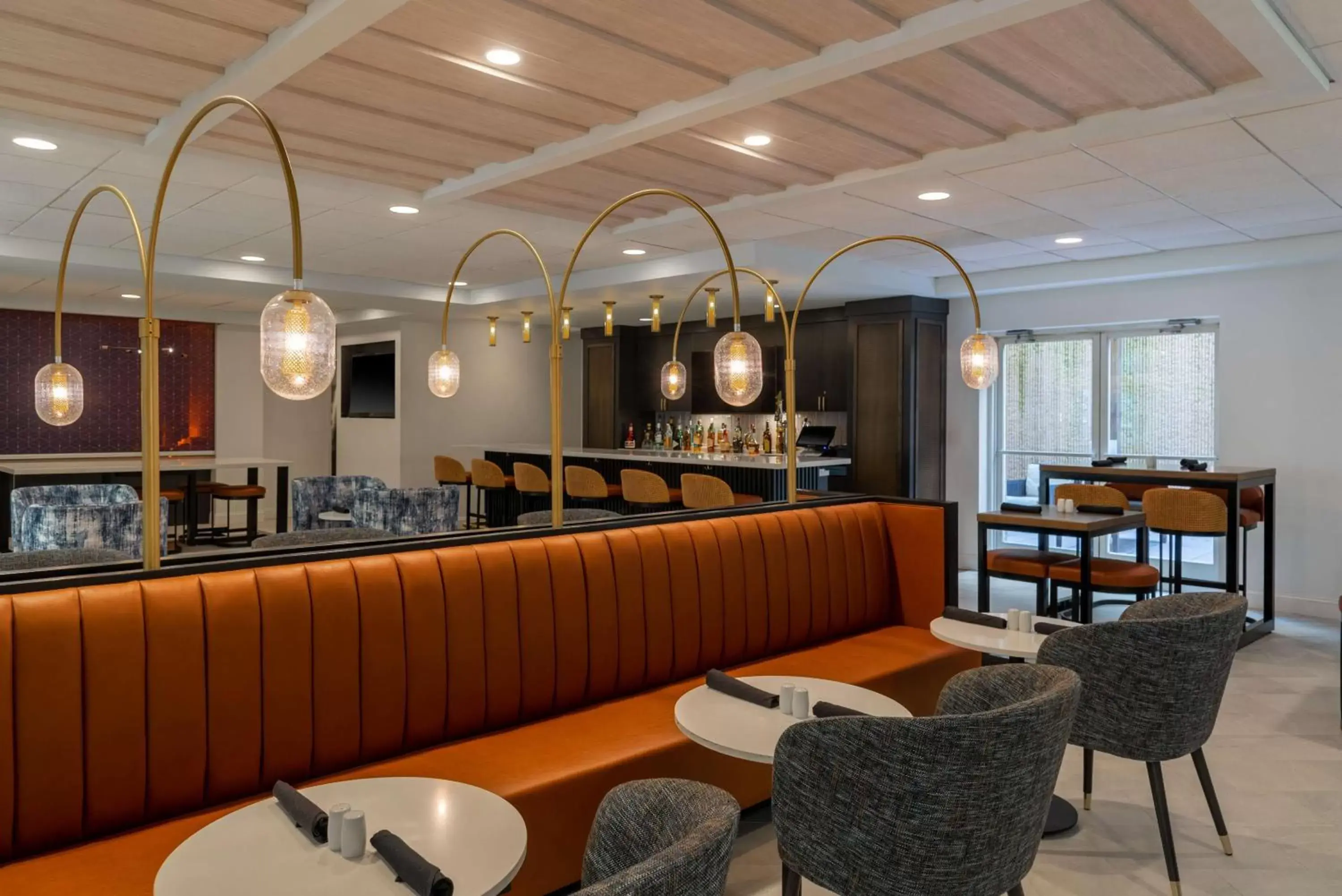 Lounge or bar, Restaurant/Places to Eat in Hilton Garden Inn Arlington/Courthouse Plaza