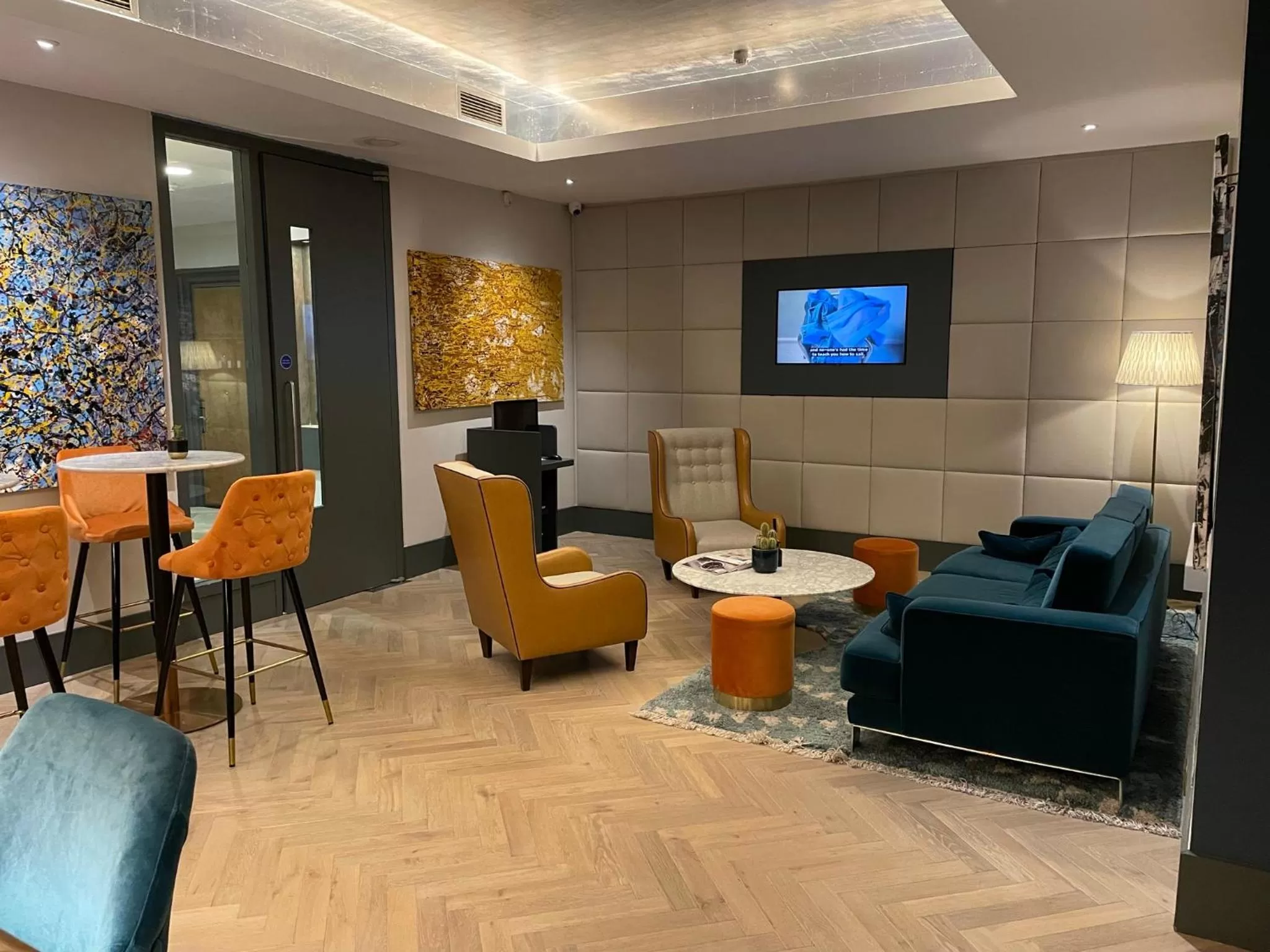 Communal lounge/ TV room in Hotel 55