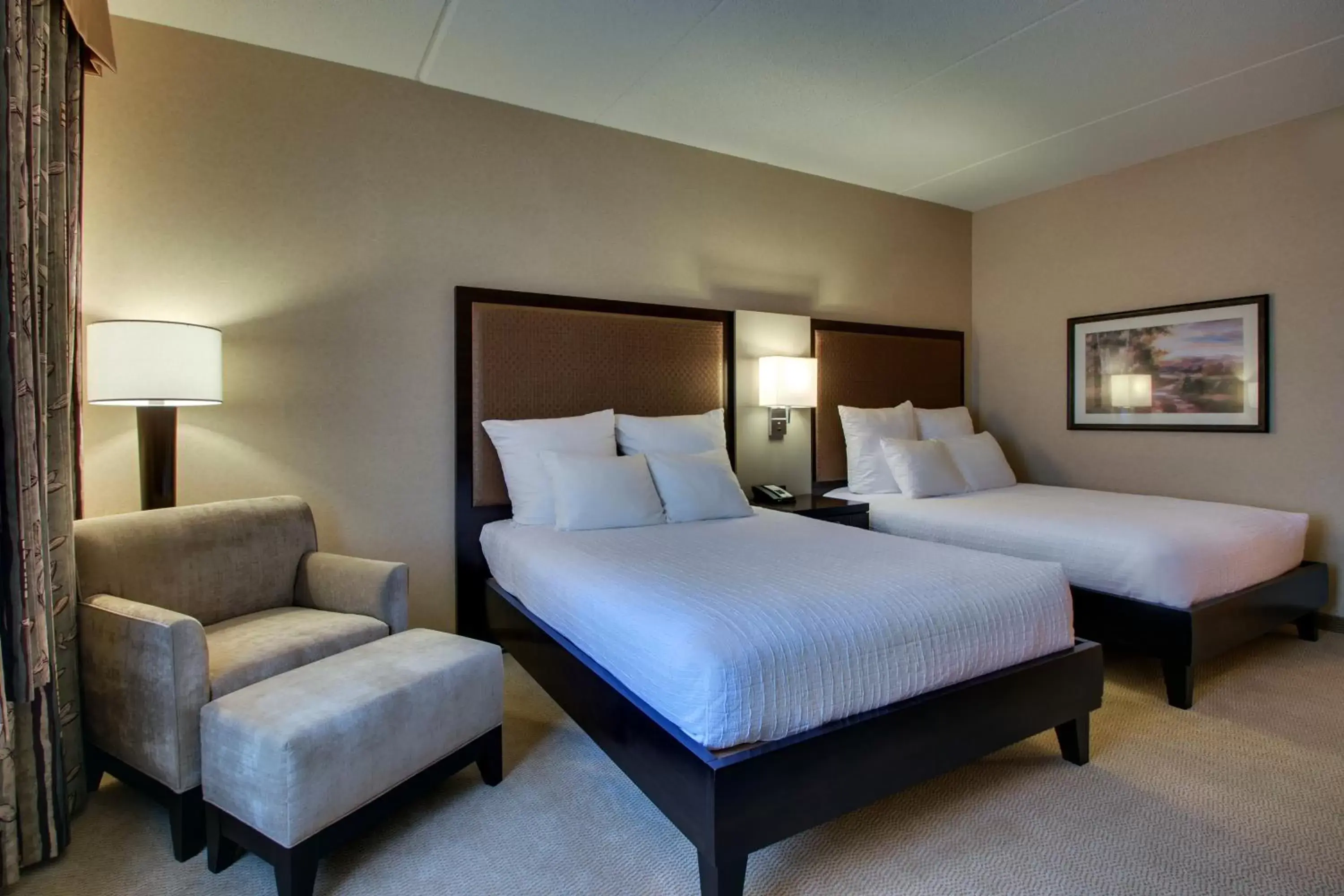 Bed in The Inn at Charles Town / Hollywood Casino