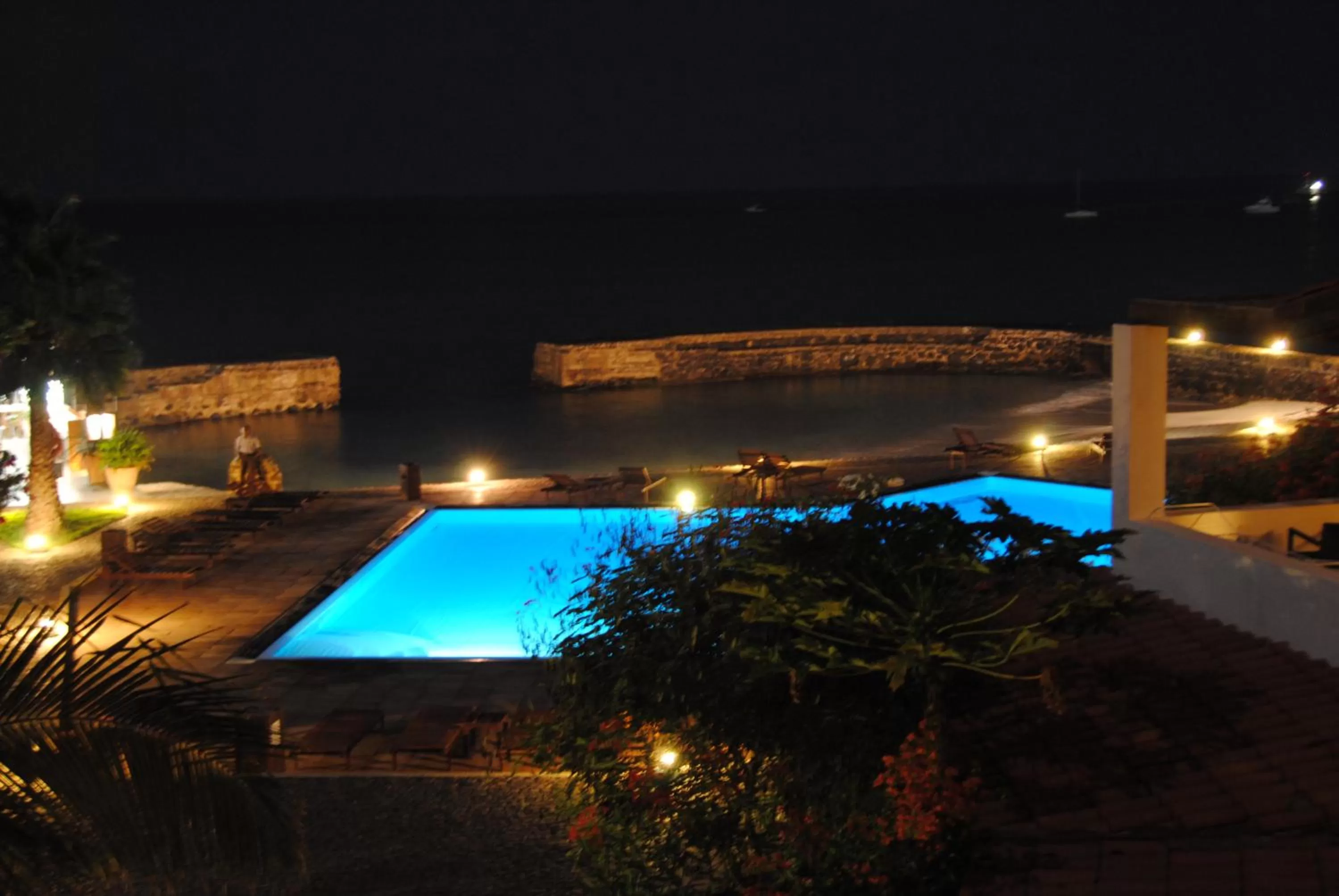 Night, Pool View in Porto Antigo Hotel BB