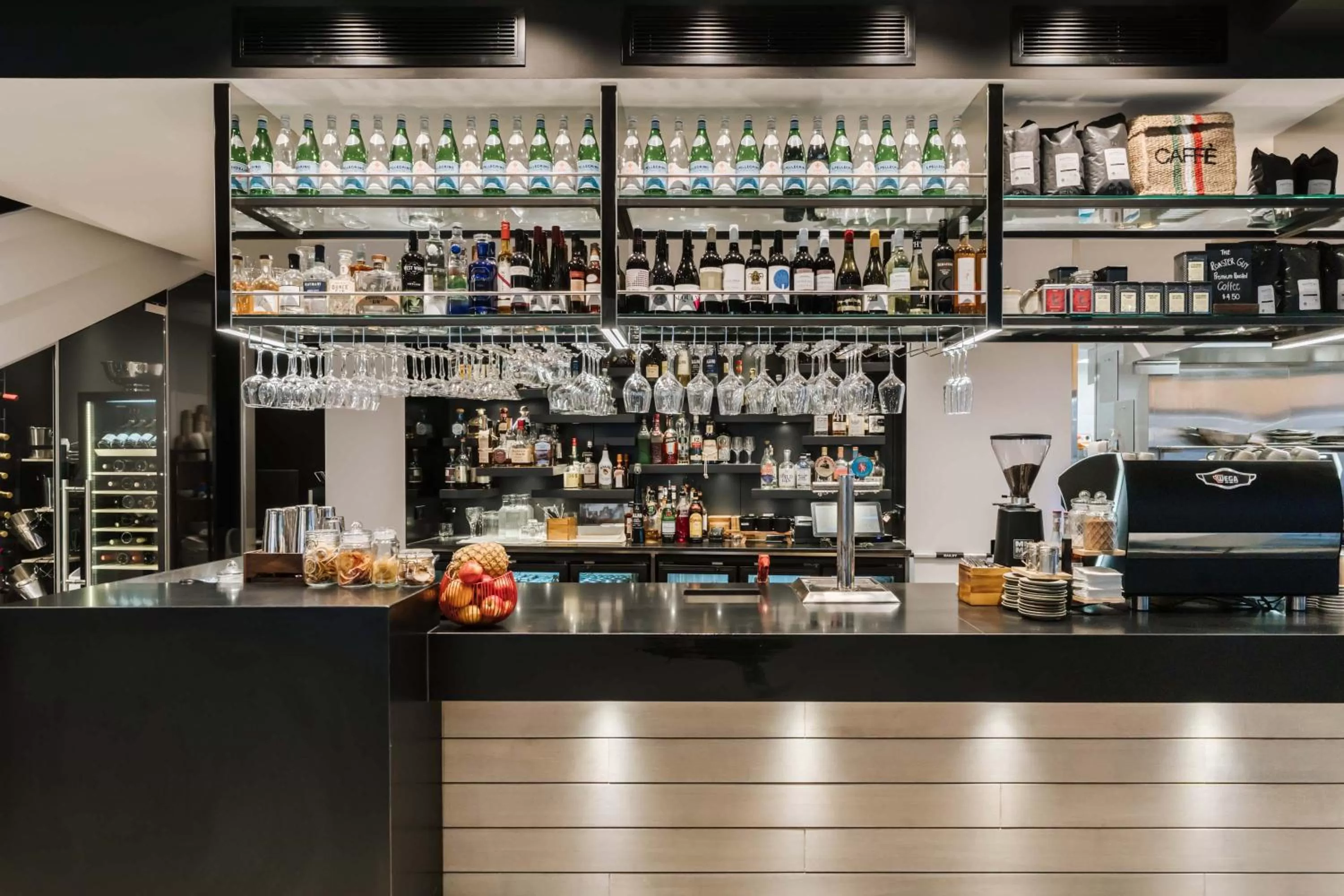 Lounge or bar in Peppers Waymouth Hotel