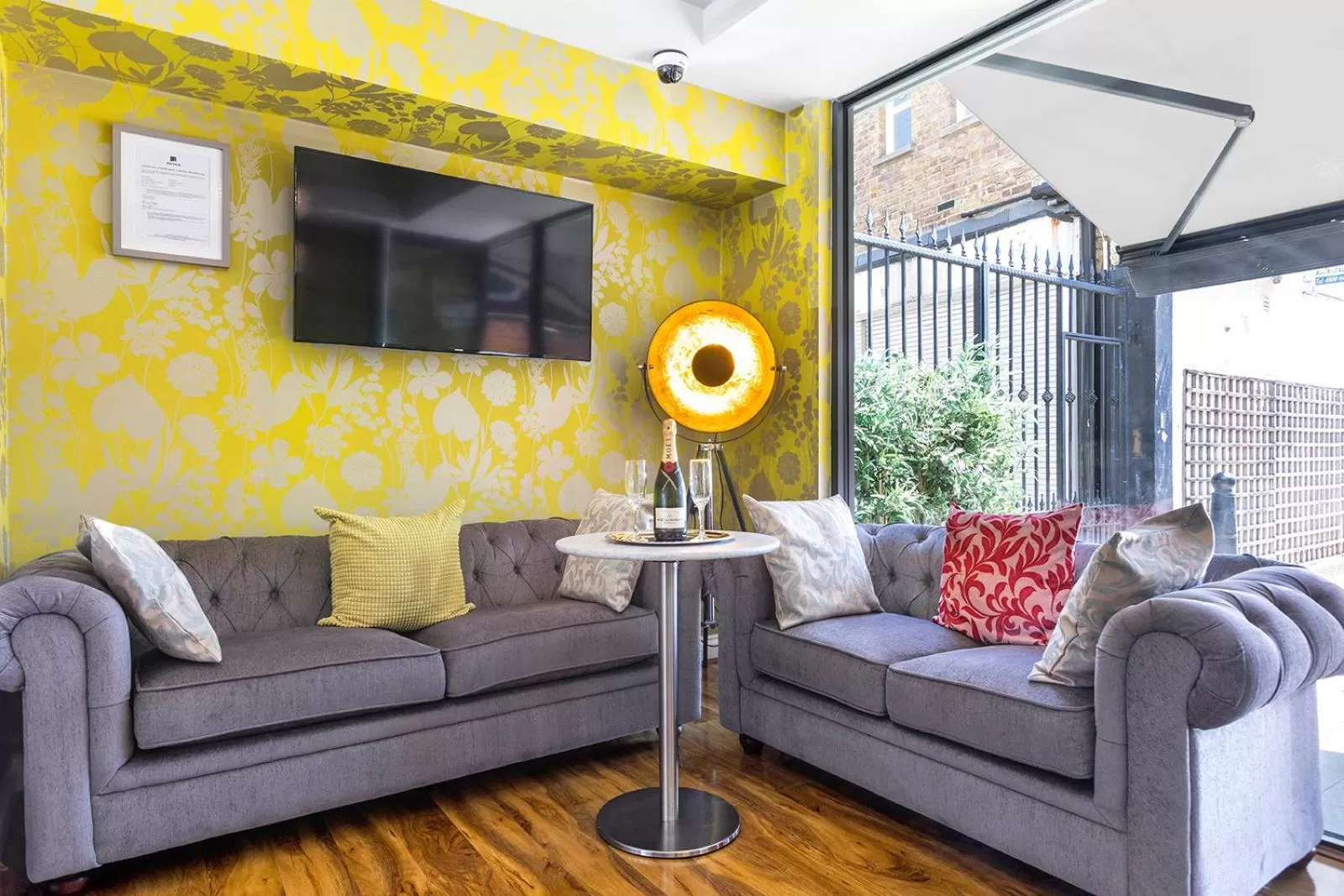 Lounge or bar in Hotel Shepherds Bush London