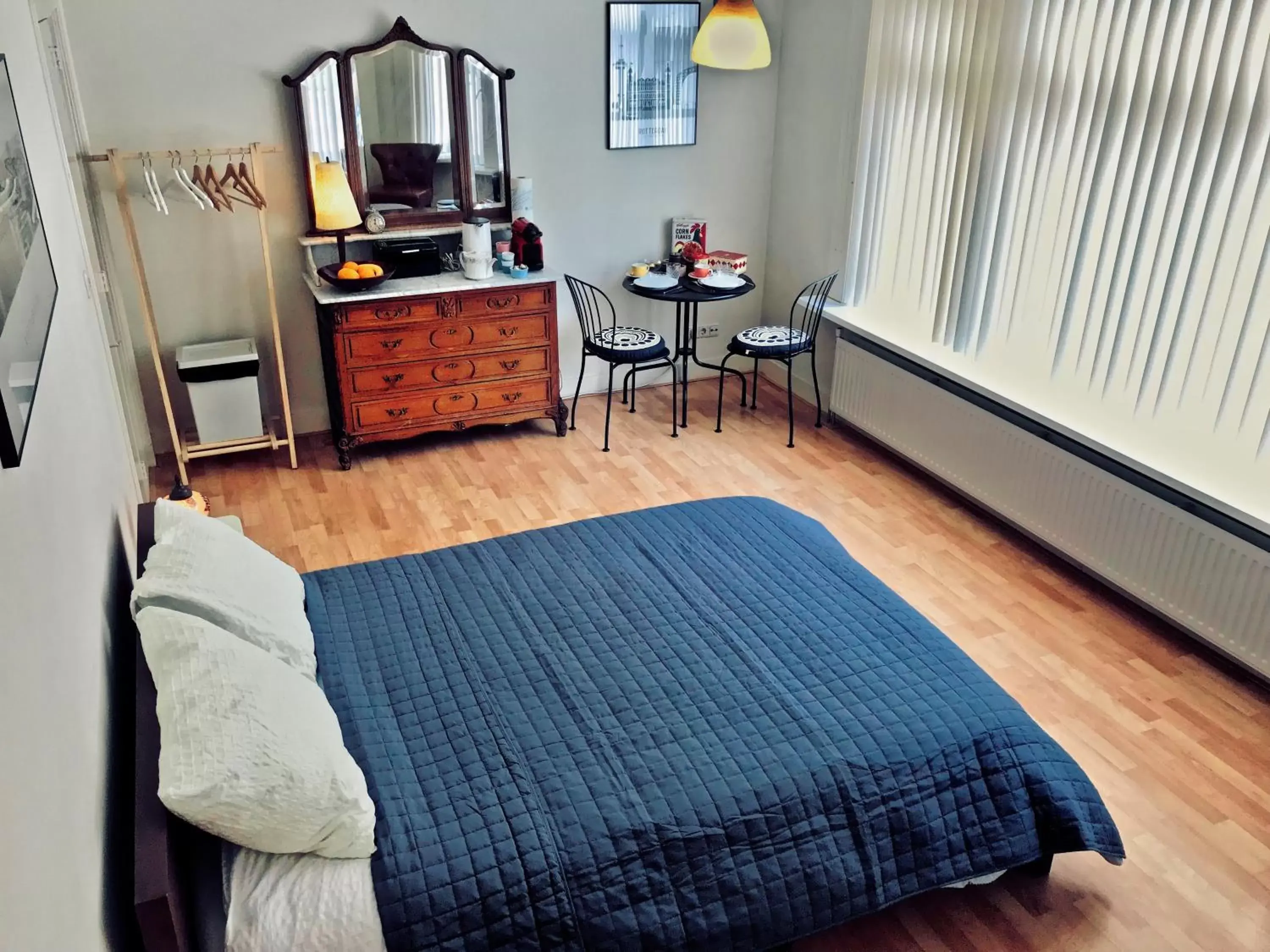 Photo of the whole room, Bed in Bed and Breakfast Rotterdam