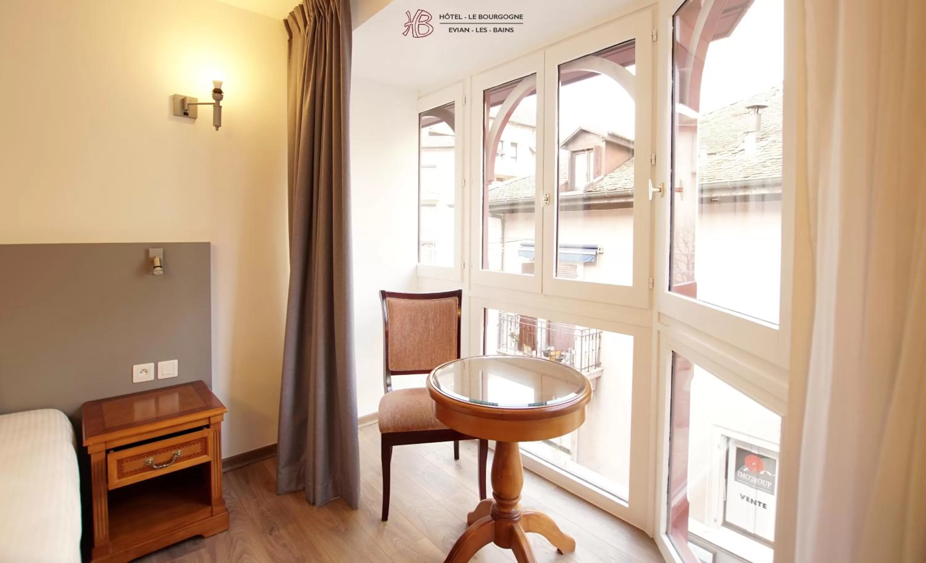 Bedroom in Hotel Le Bourgogne