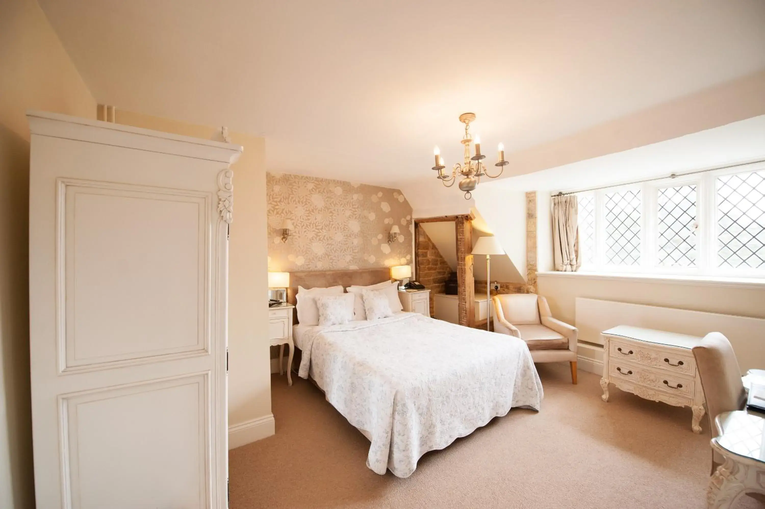 Bed in Rushton Hall Hotel and Spa