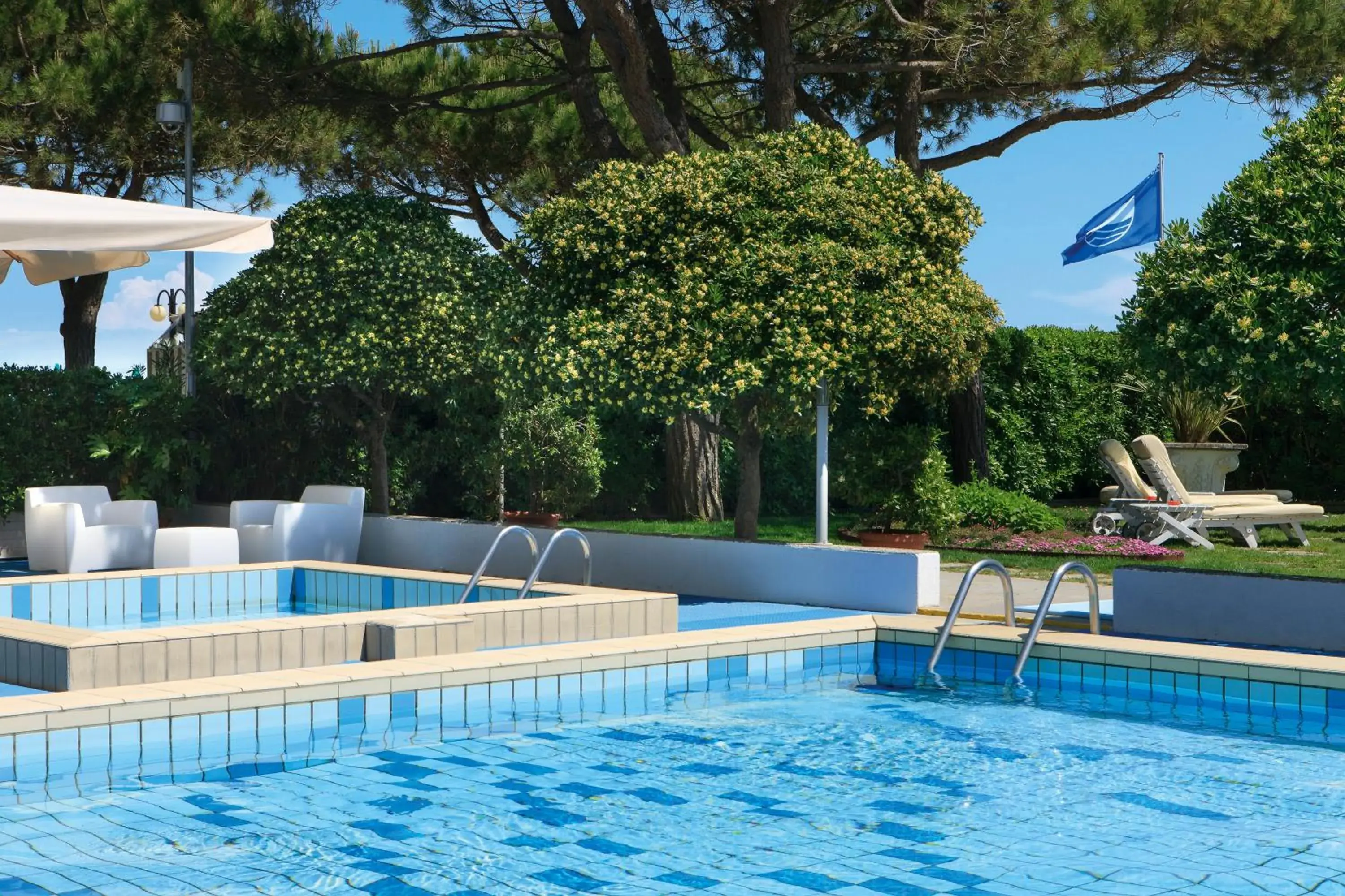 Swimming Pool in Hotel Croce Di Malta