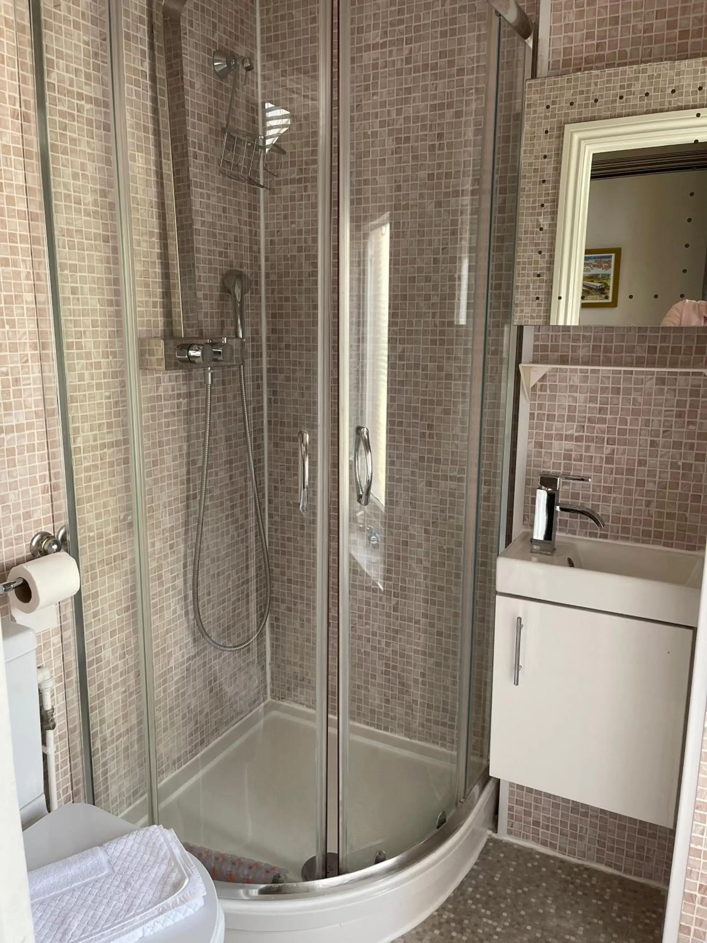 Shower, Bathroom in The Mowbray