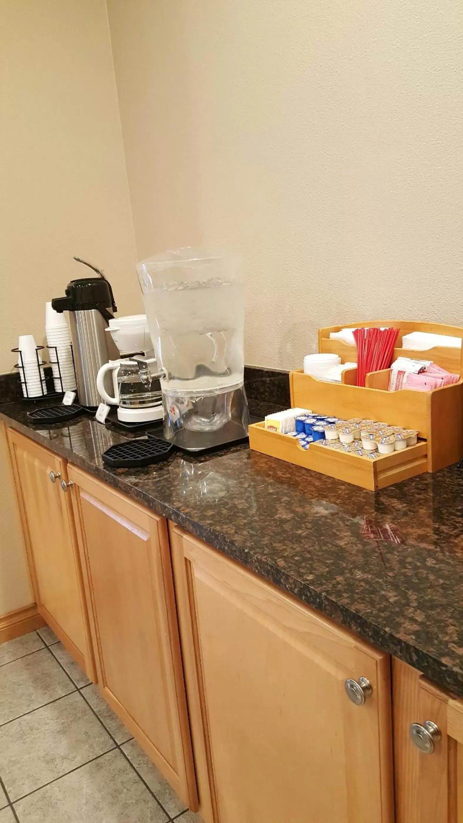 Coffee/tea facilities in Port Angeles Inn