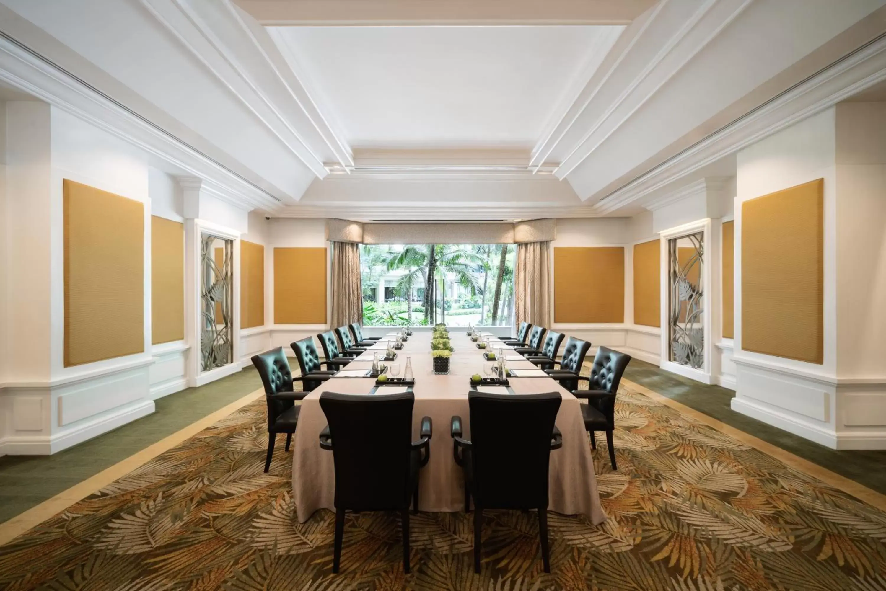 Meeting/conference room in Edsa Shangri-La, Manila