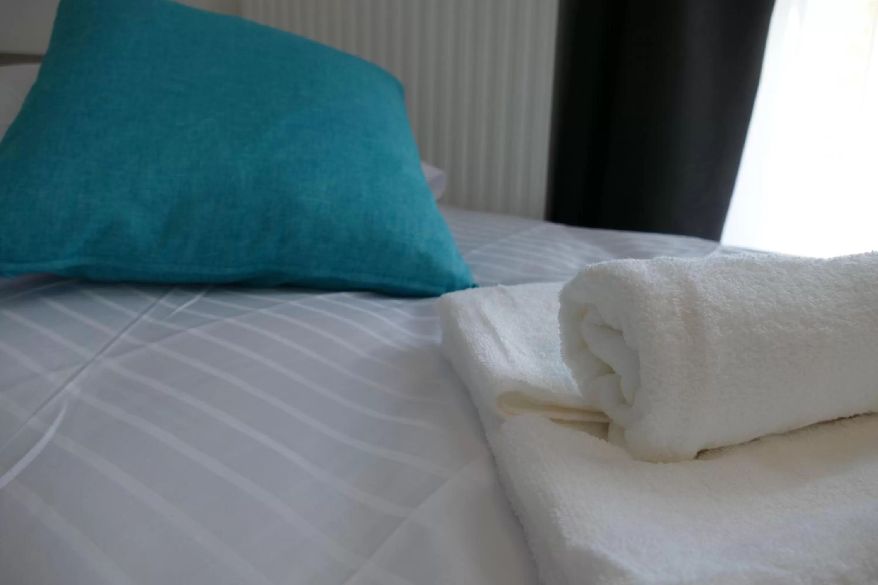 towels, Bed in HP Apartments