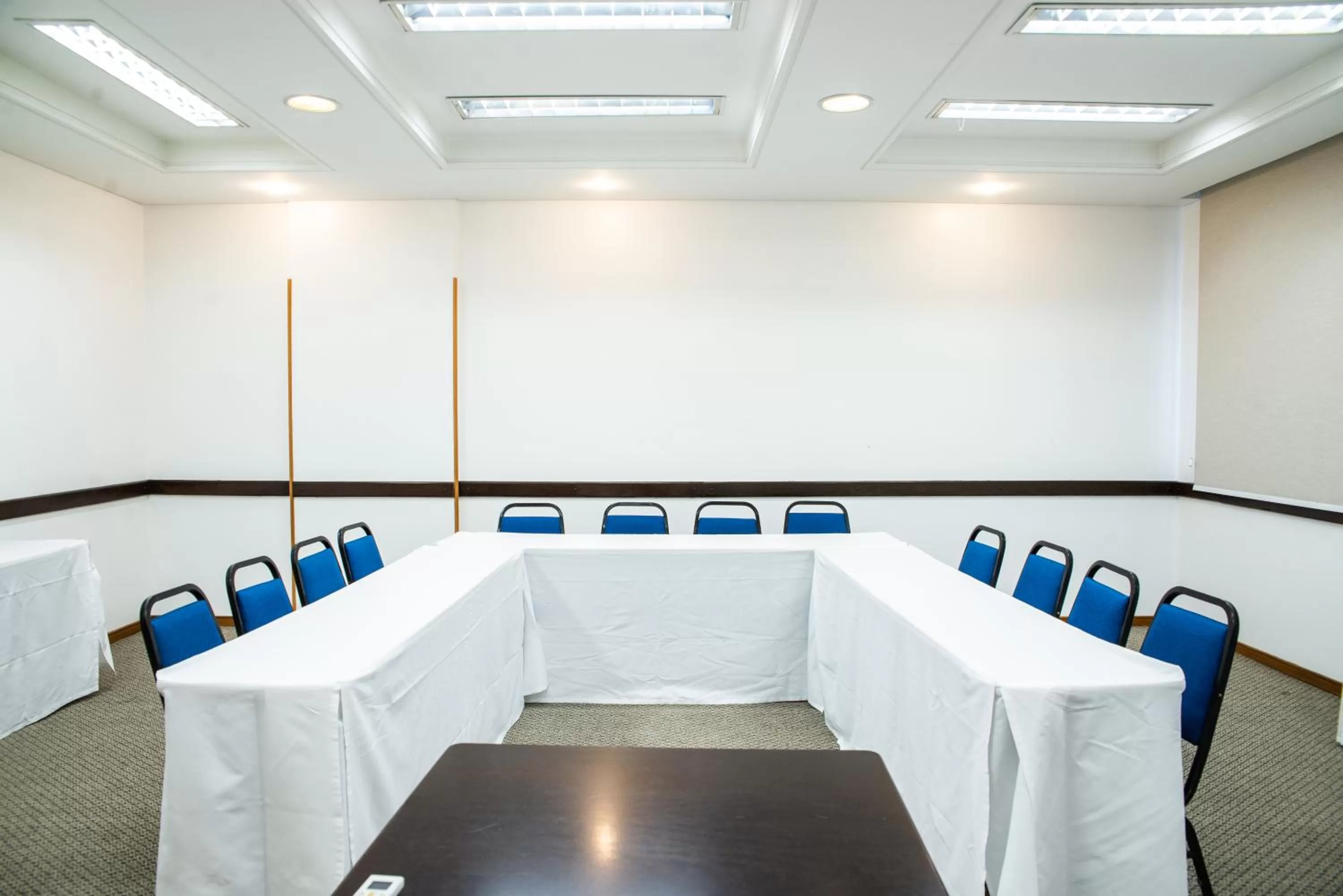 Business facilities in Hotel Campo Largo Express