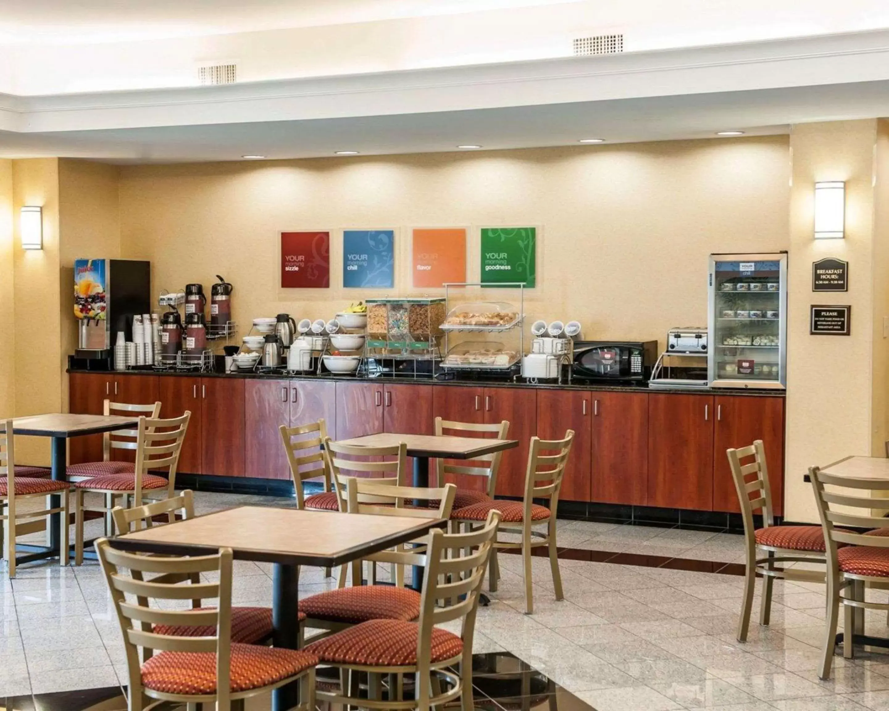 Restaurant/Places to Eat in Comfort Suites near Indianapolis Airport