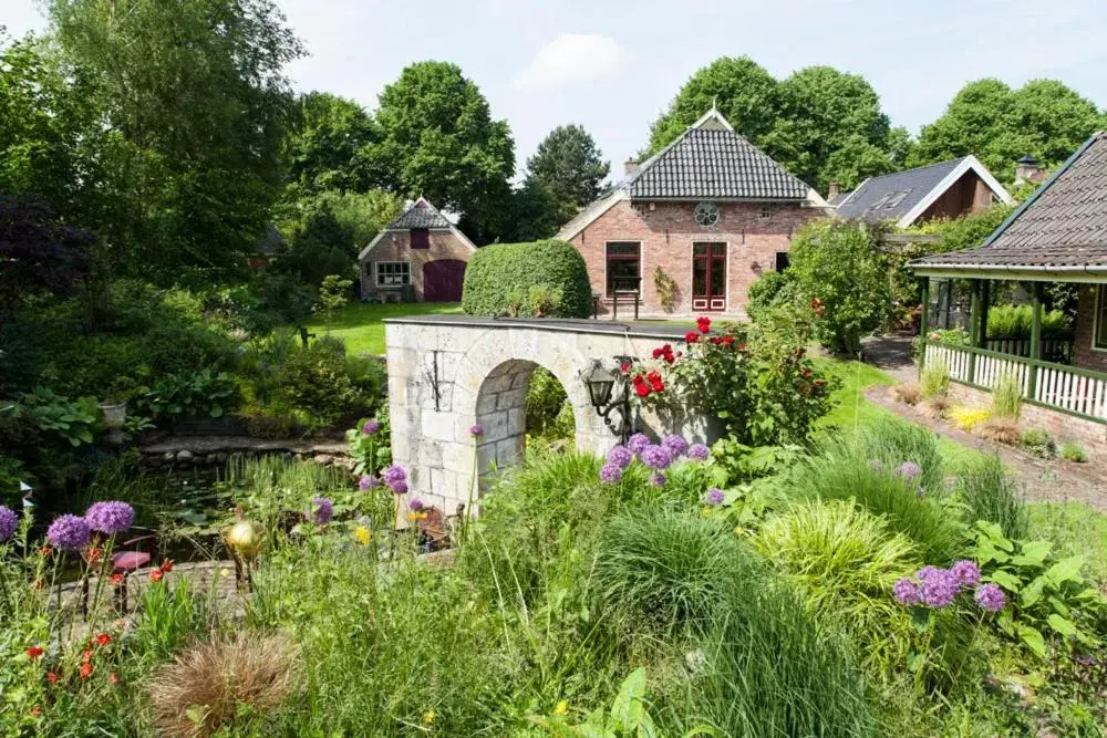 Garden, Property Building in De Wiede Blik