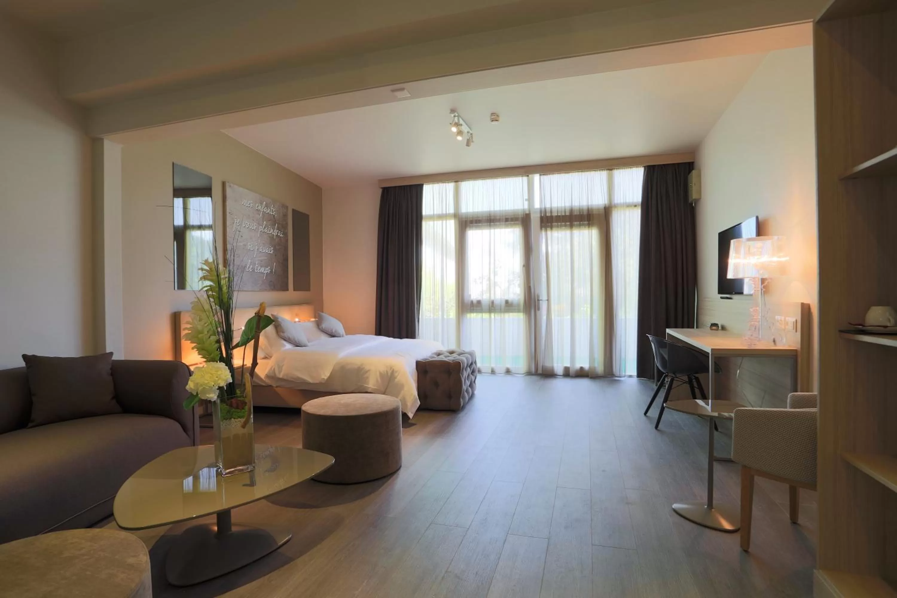 Photo of the whole room, Bed in Chez Maman Hotel & Restaurant