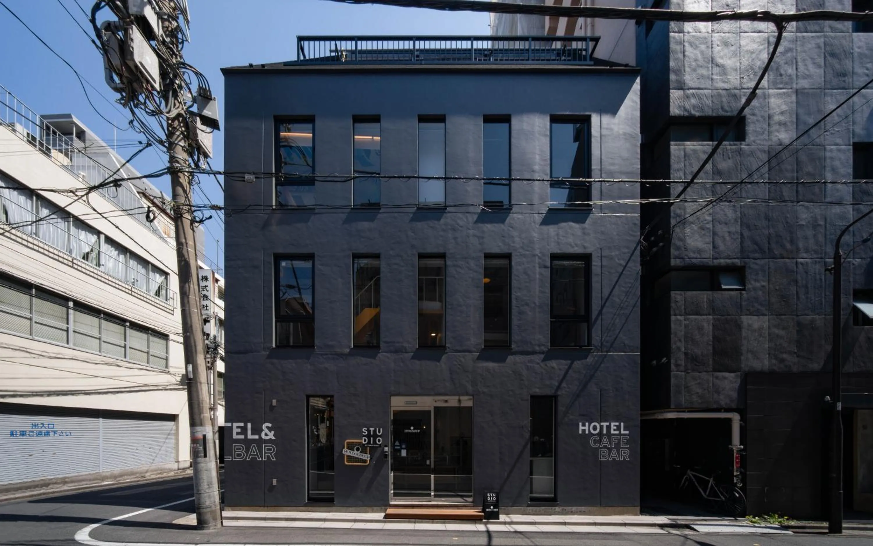 Property building in Artist Hotel - BnA STUDIO Akihabara