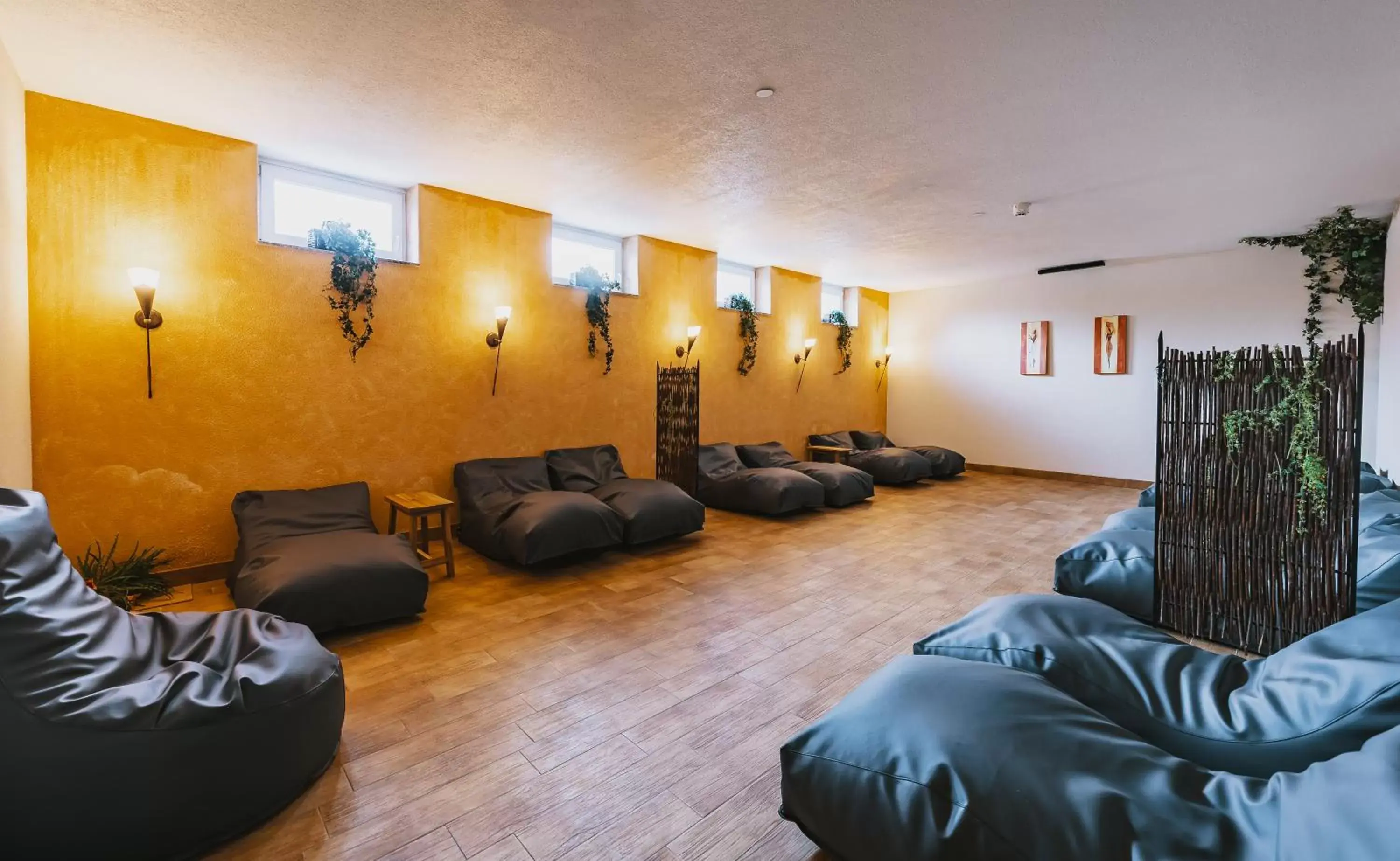 Spa and wellness centre/facilities, Seating Area in Hotel TONI inklusive Zell am See - Kaprun Sommerkarte