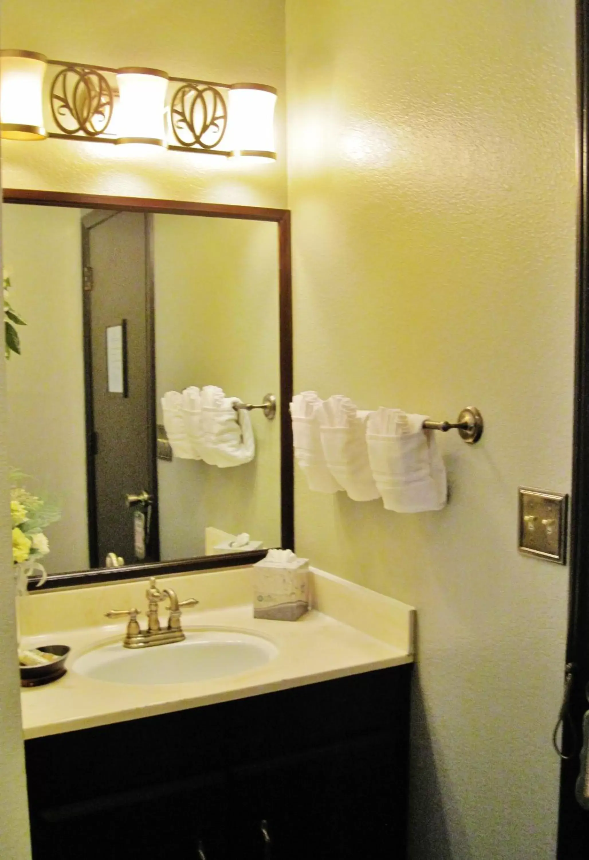 Bathroom in The North Shore Inn