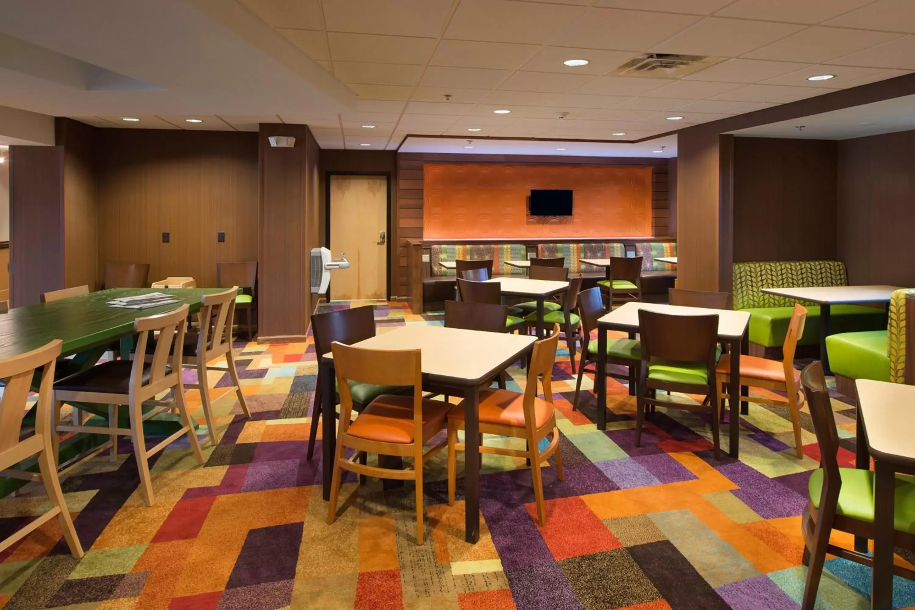 Breakfast, Restaurant/Places to Eat in Fairfield Inn & Suites by Marriott Gainesville