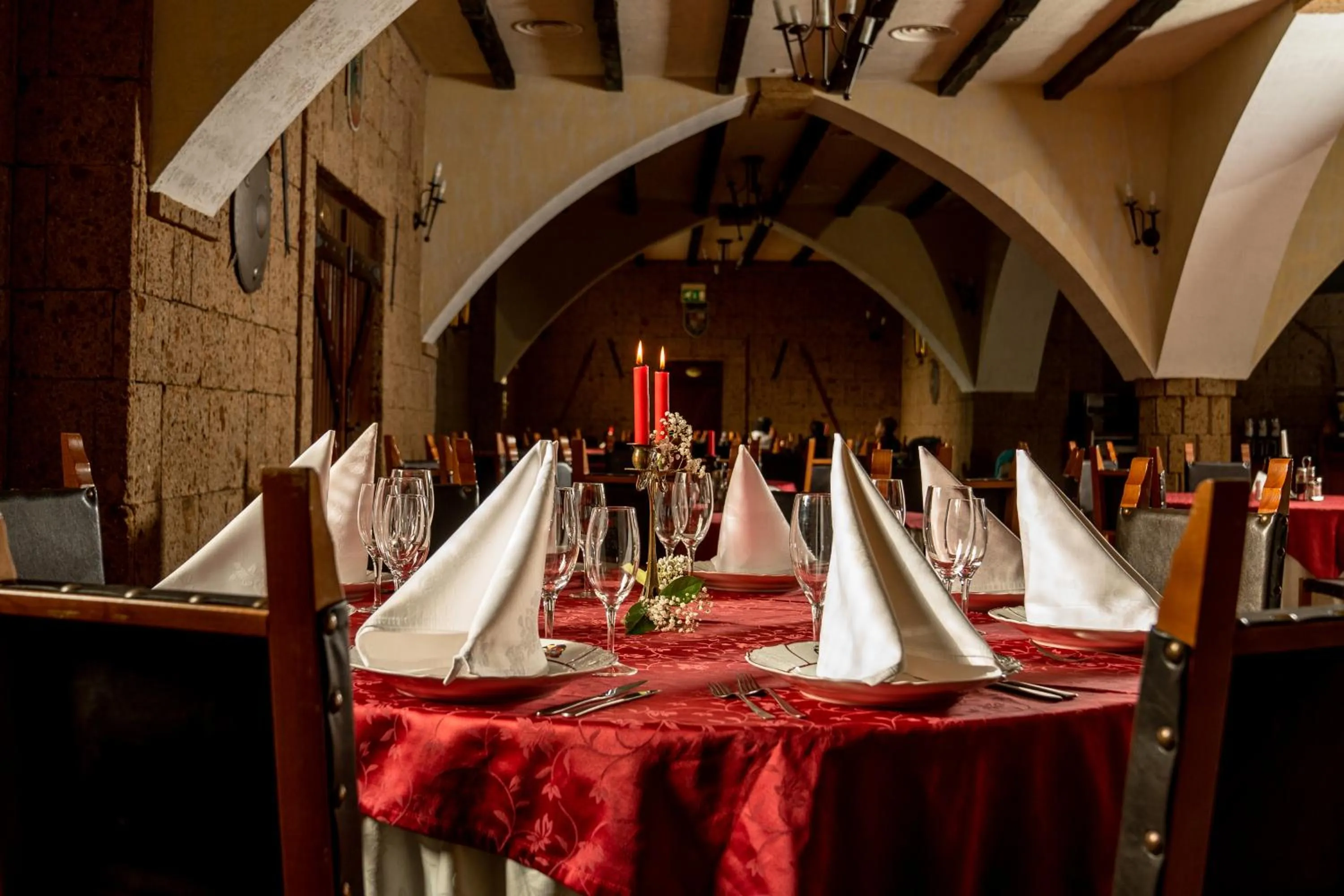 Restaurant/places to eat in House of Dracula Hotel