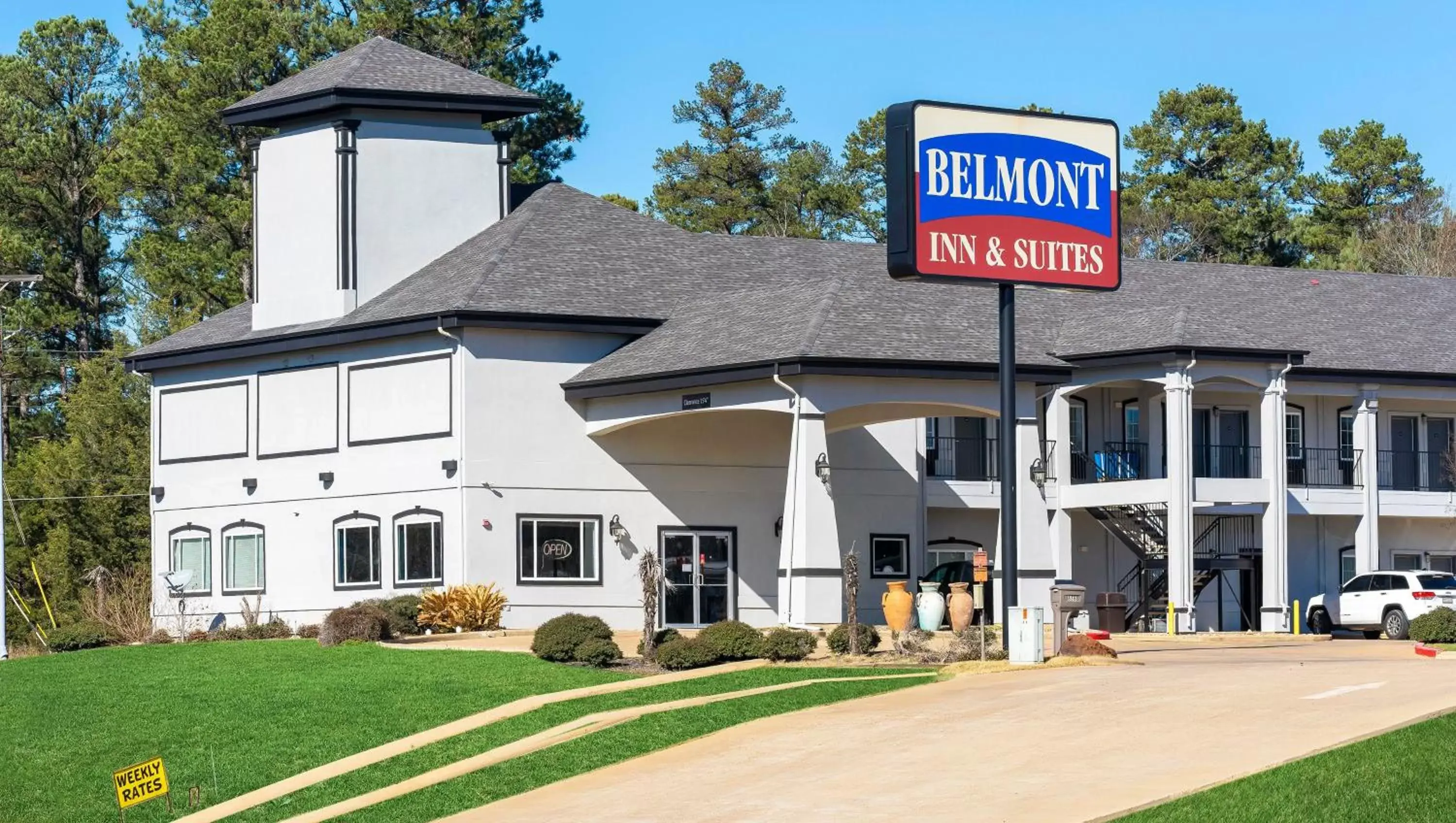 Property Building in Belmont Inn and Suites Tatum