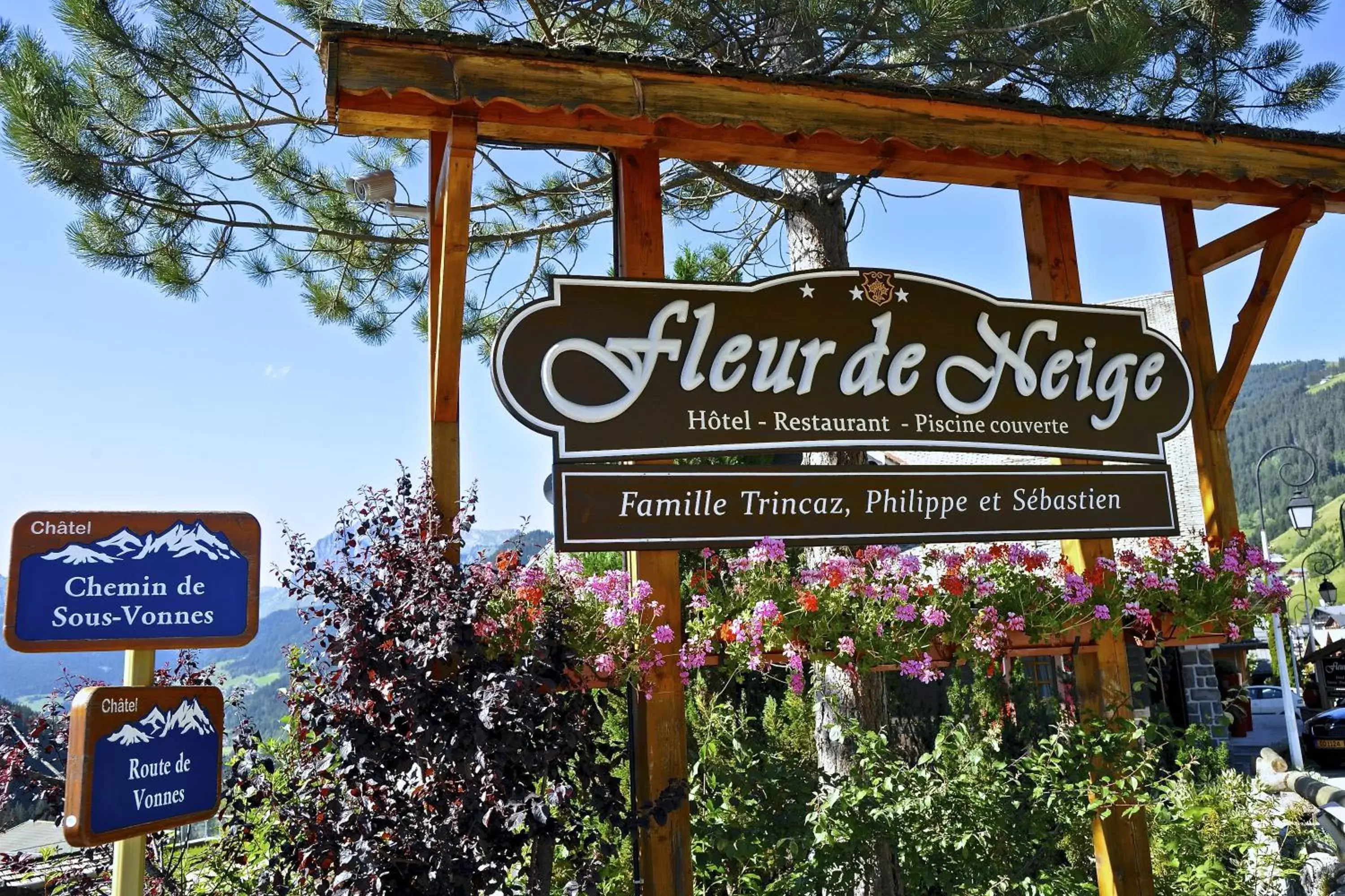 Facade/entrance, Property Logo/Sign in Fleur De Neige Hôtel