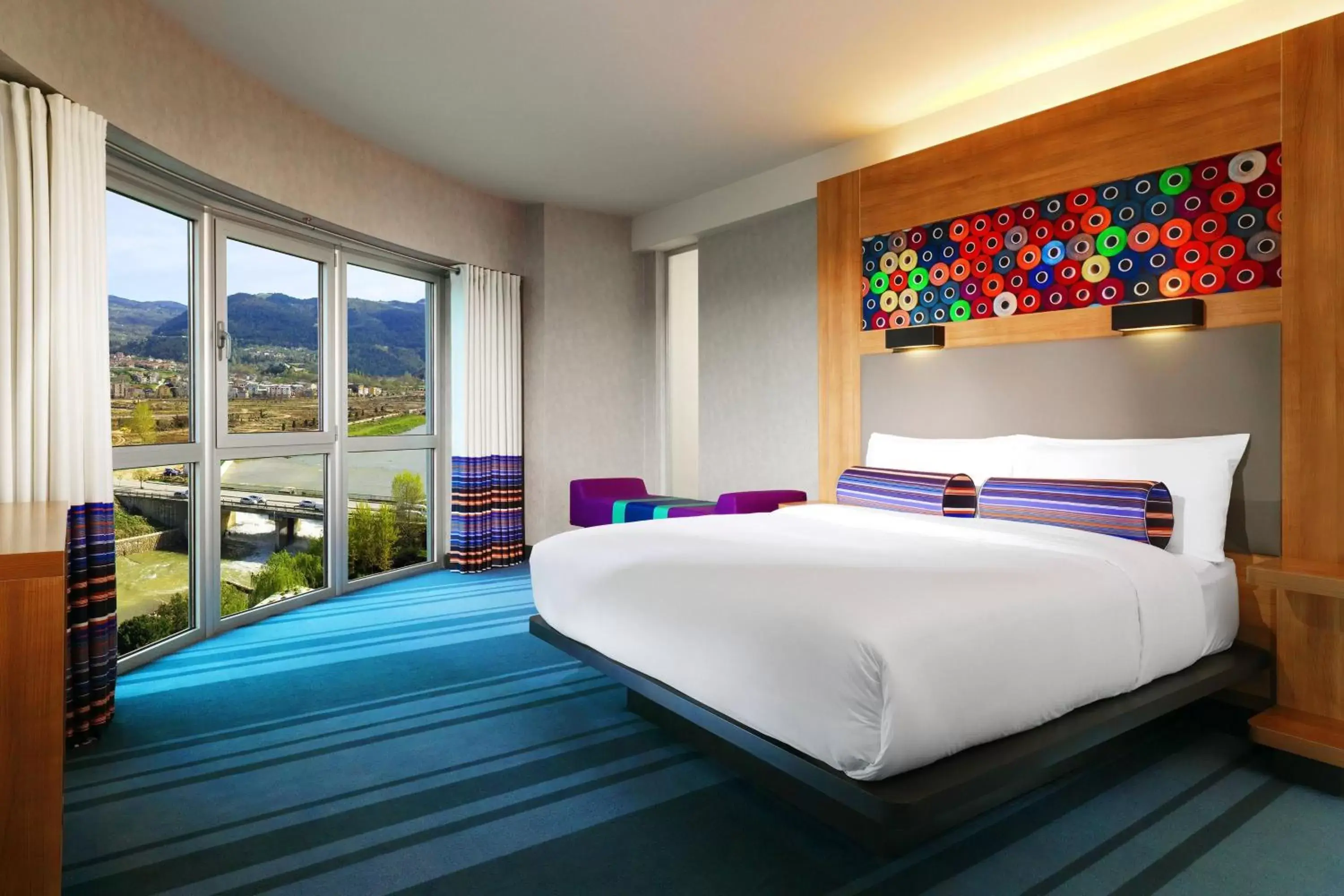 Photo of the whole room, Bed in Aloft Bursa Hotel