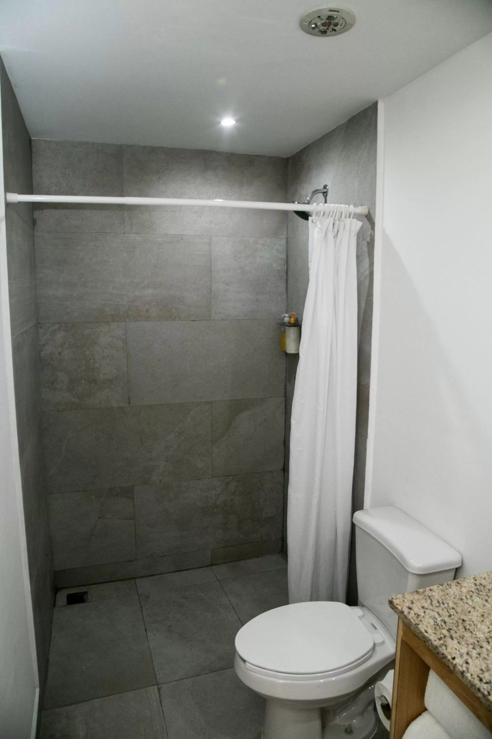 Bathroom in Booking 500