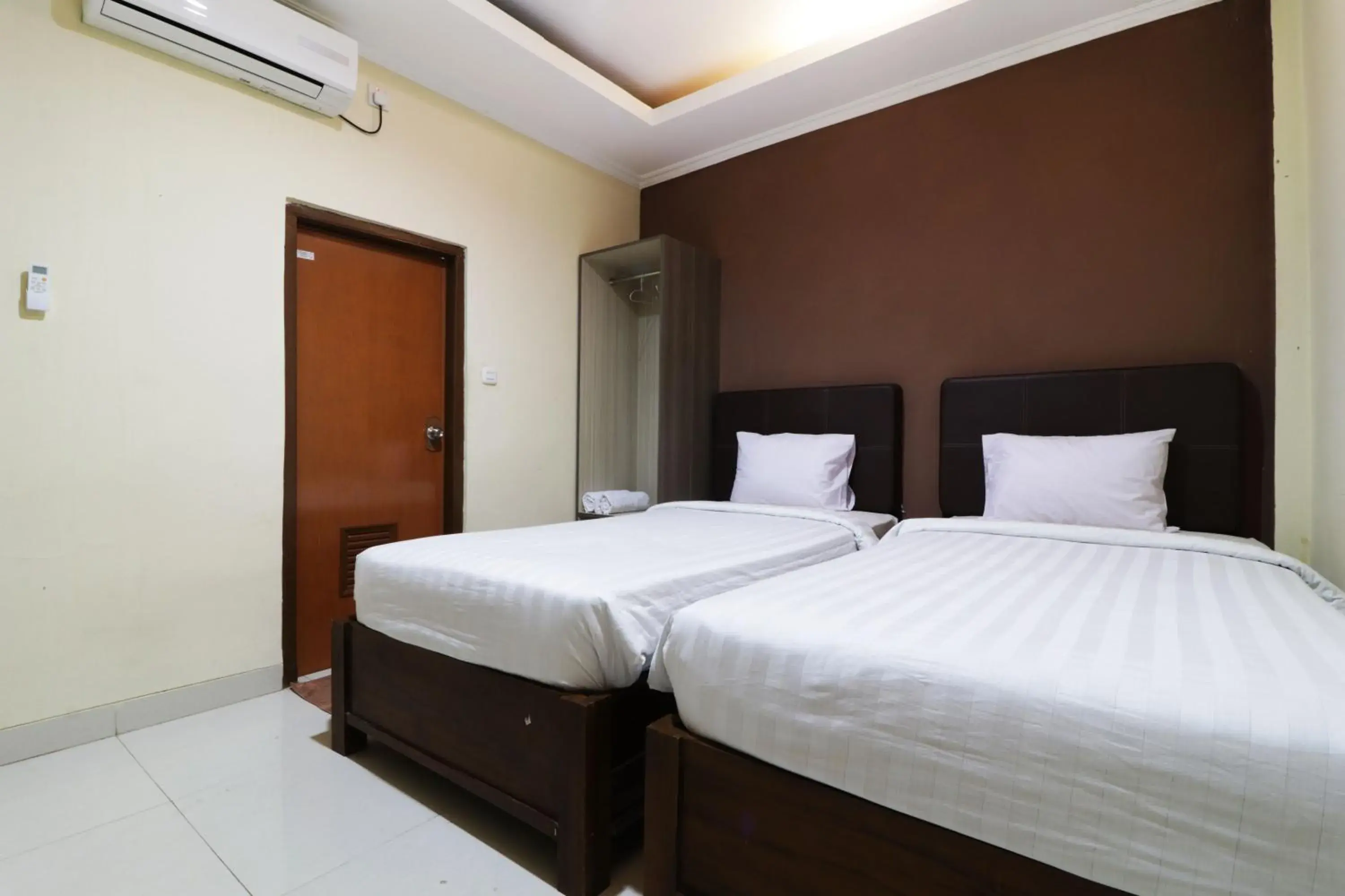 Bedroom, Bed in Hotel Istana Bungur