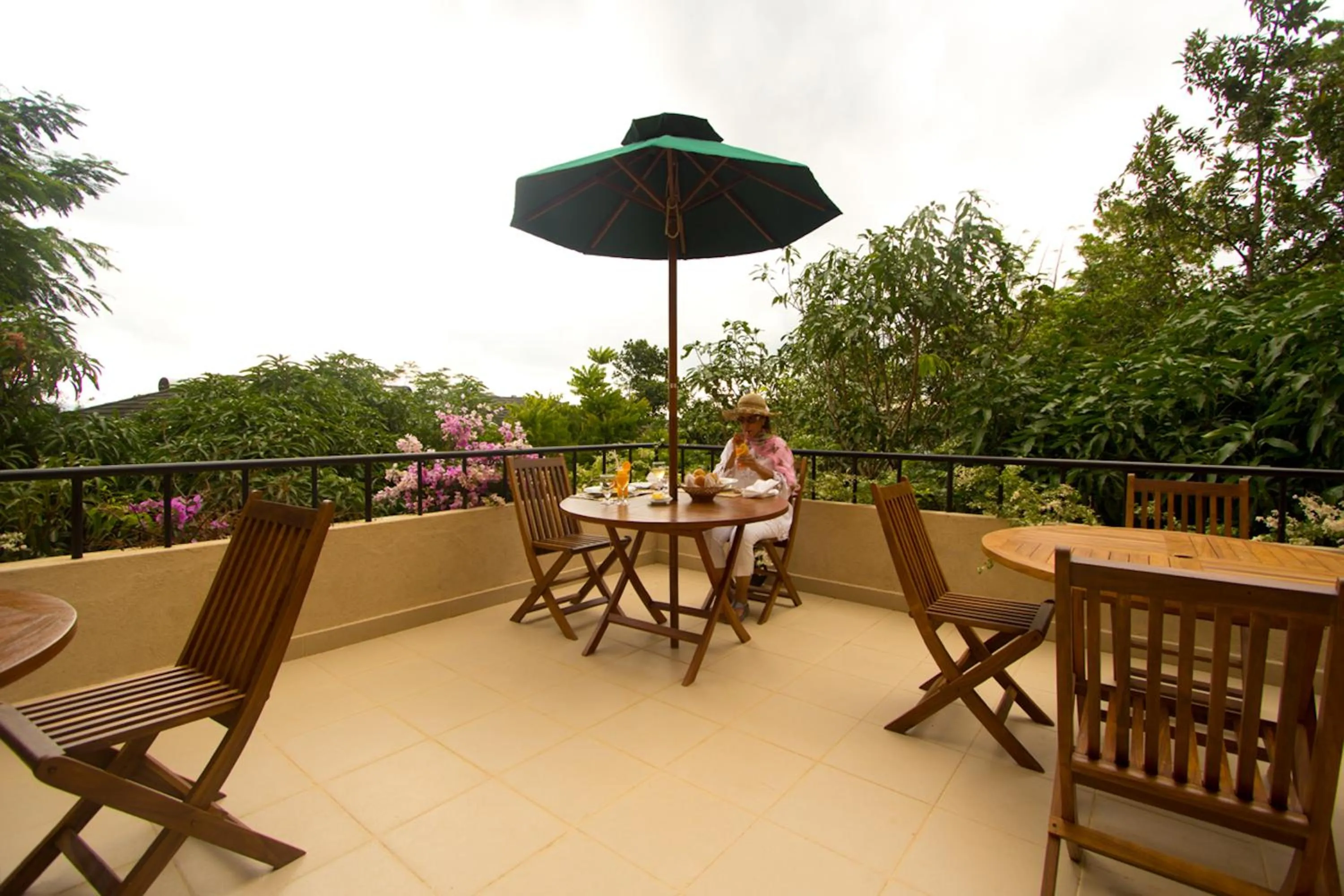 Day in Randholee Resort & Spa