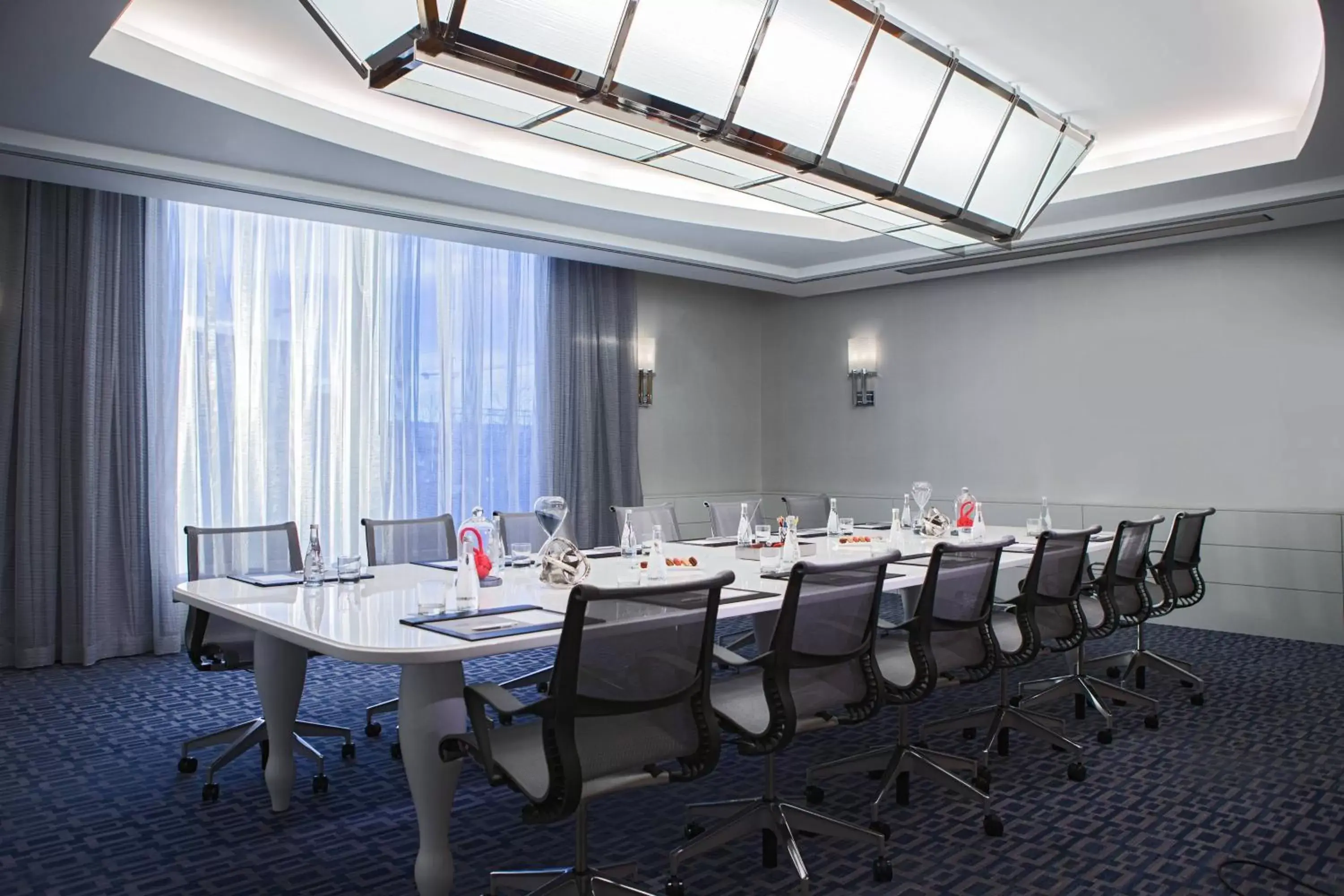 Meeting/conference room in Renaissance Boston Waterfront Hotel