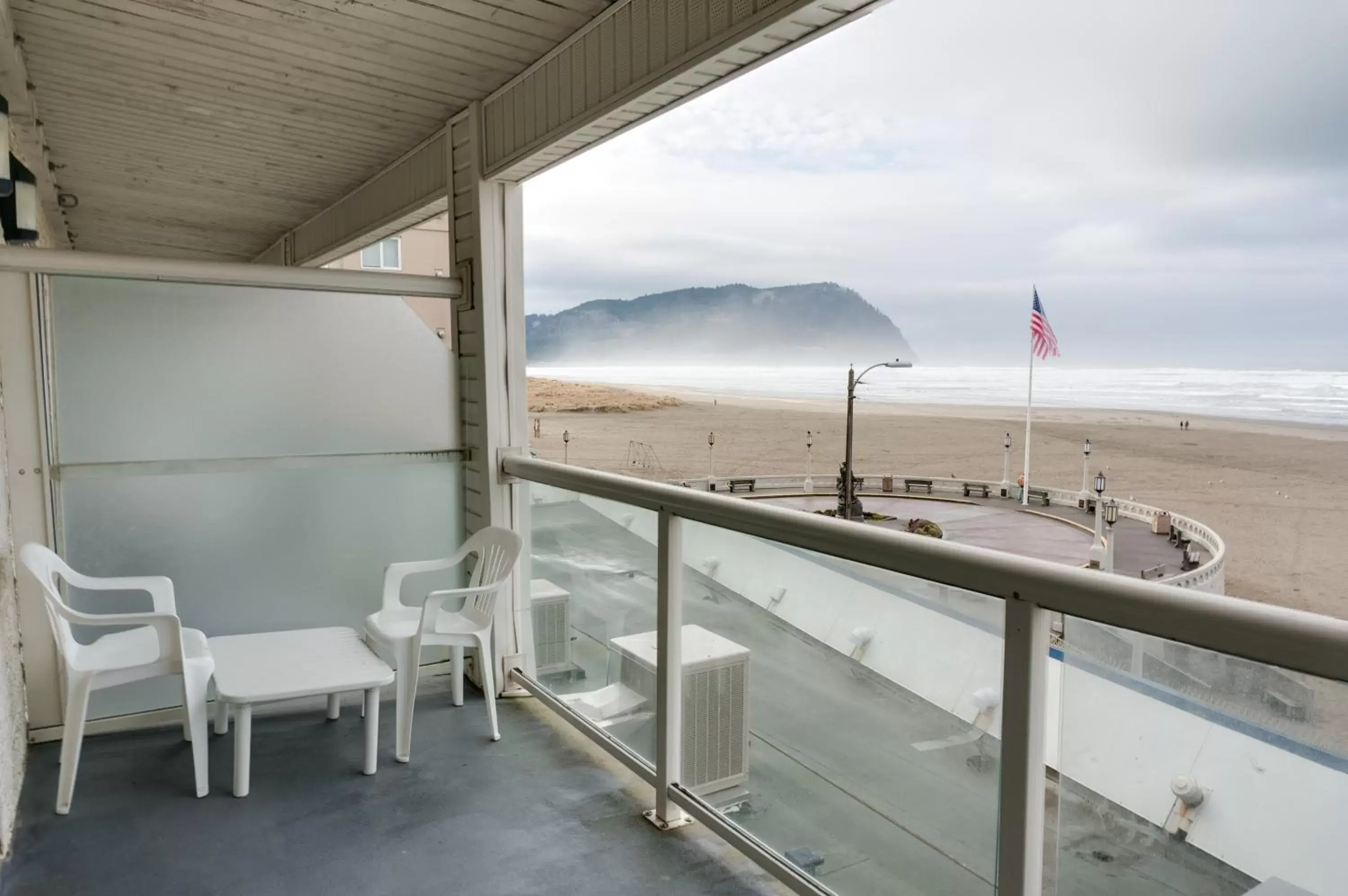 Balcony/Terrace in Shilo Inn Suites Seaside Oceanfront