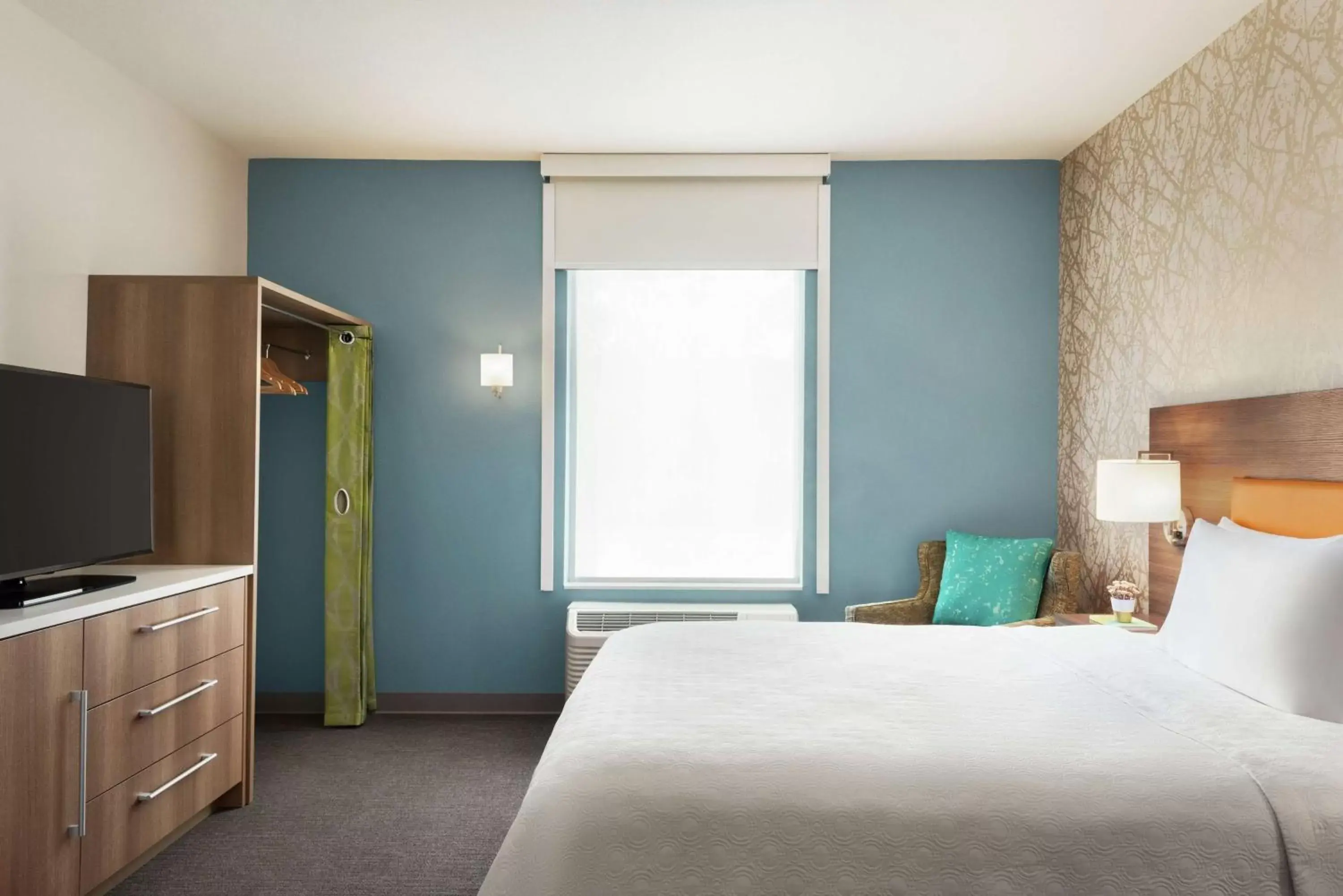 Bedroom, Bed in Home2 Suites By Hilton Overland Park, Ks