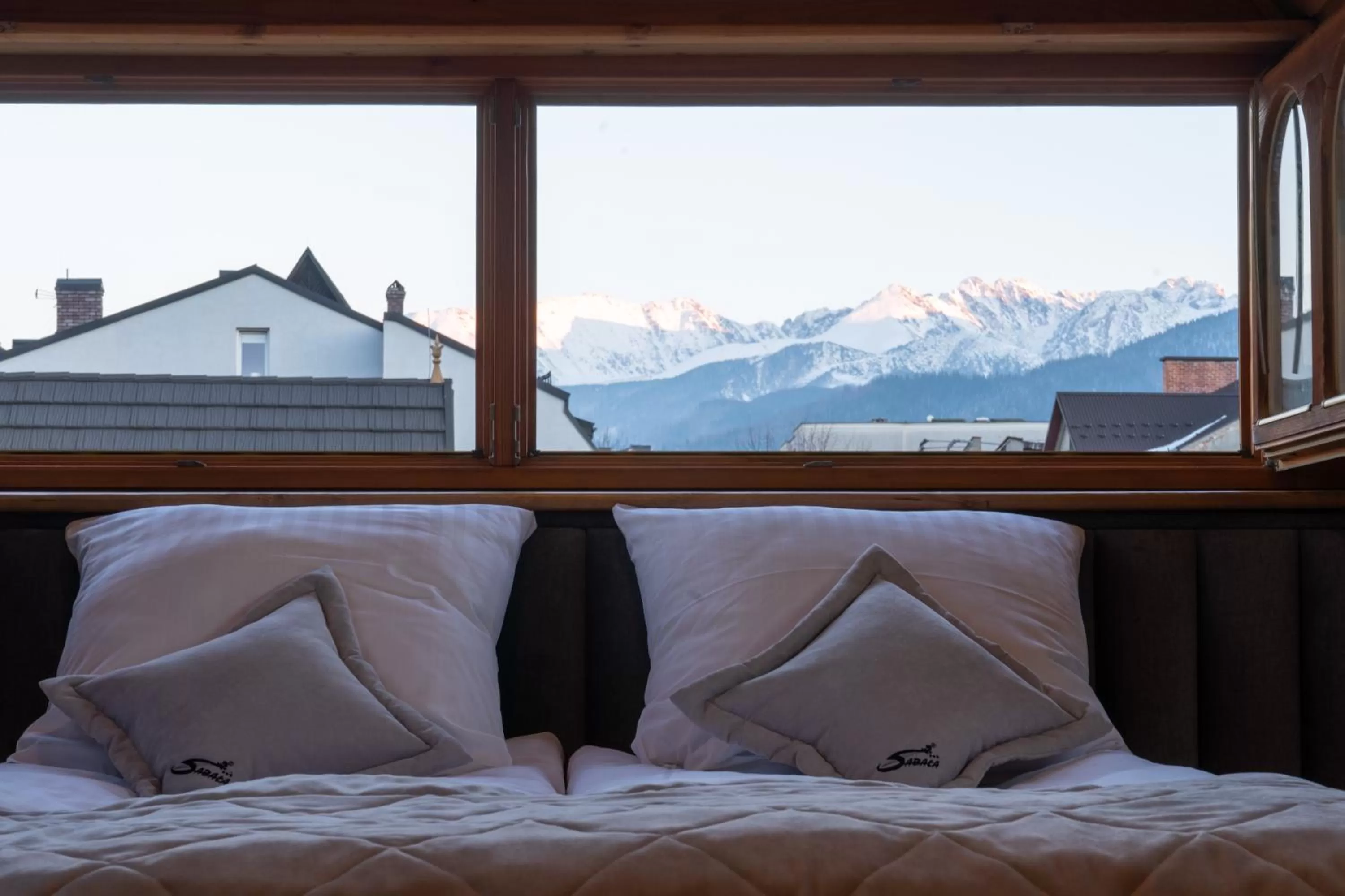 Winter, Bed in Hotel Sabała