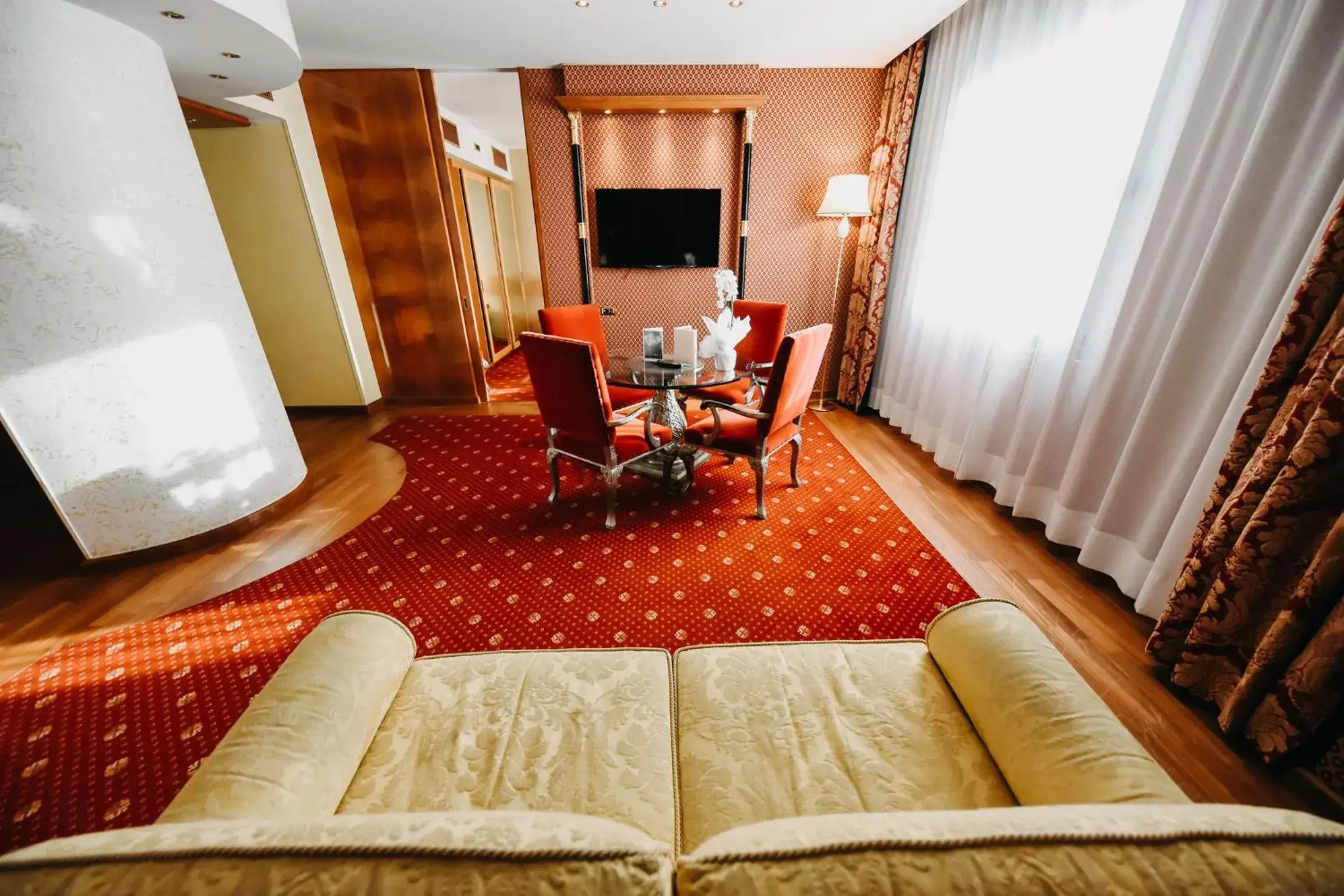TV and multimedia, Seating Area in SHG Hotel Antonella