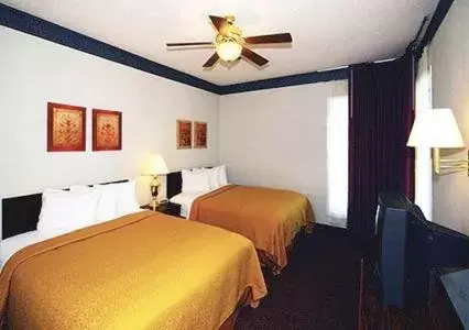 Queen Room with Two Queen Beds - Non-Smoking in Quality Inn Robinsonville