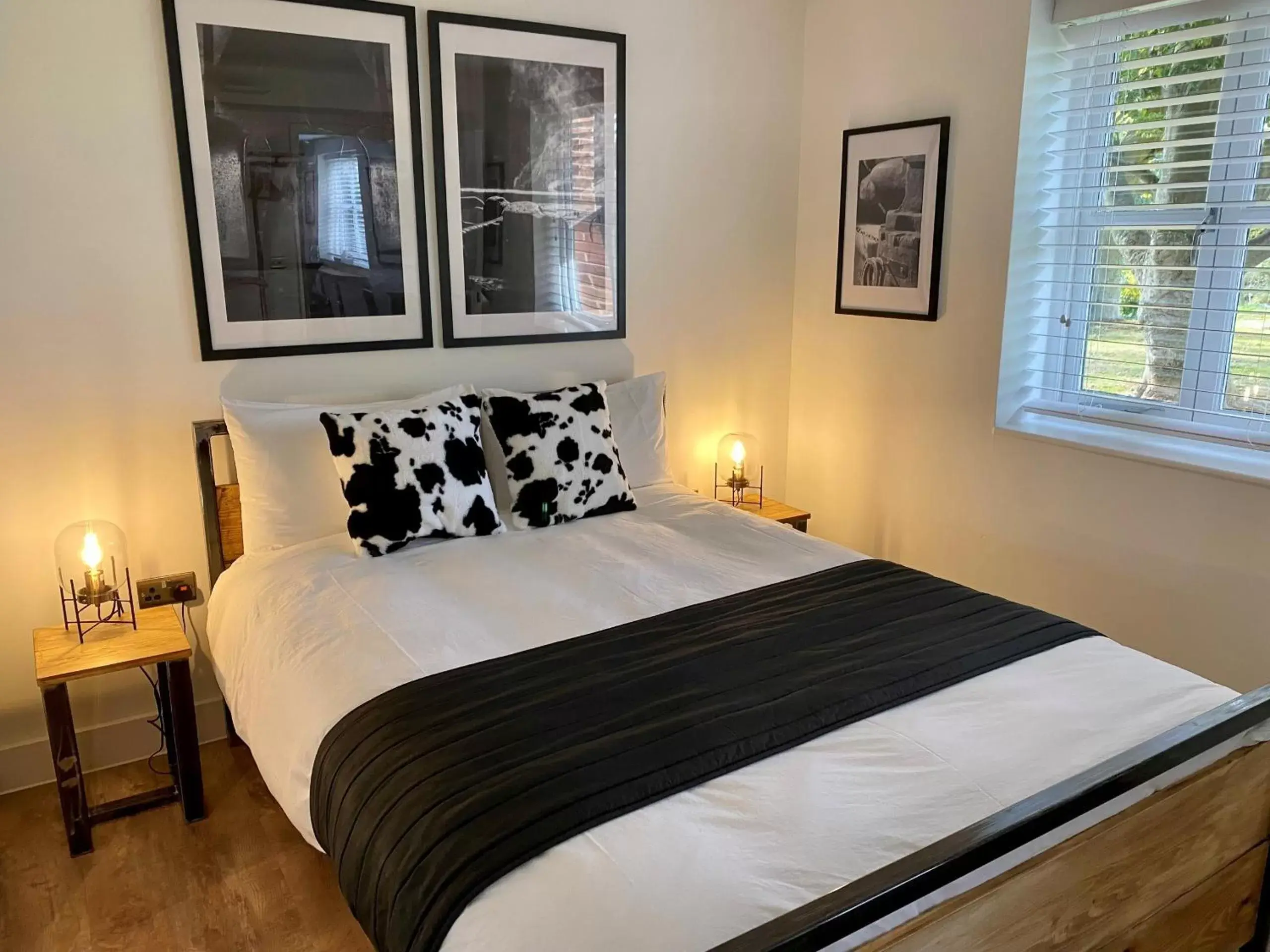 Bedroom, Bed in The Onley - Booking Urban