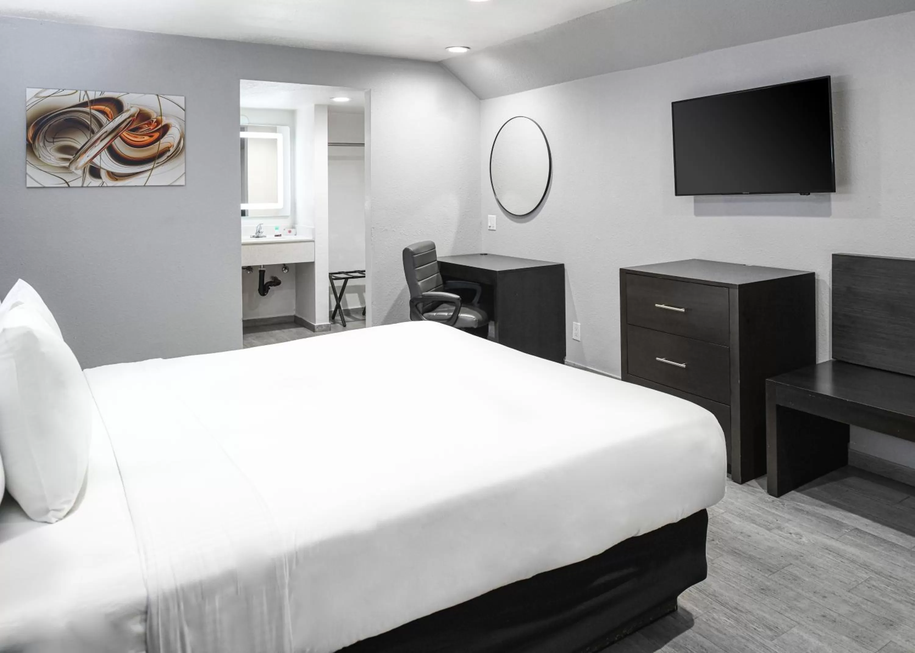 Bed in Hollywood Inn Express LAX