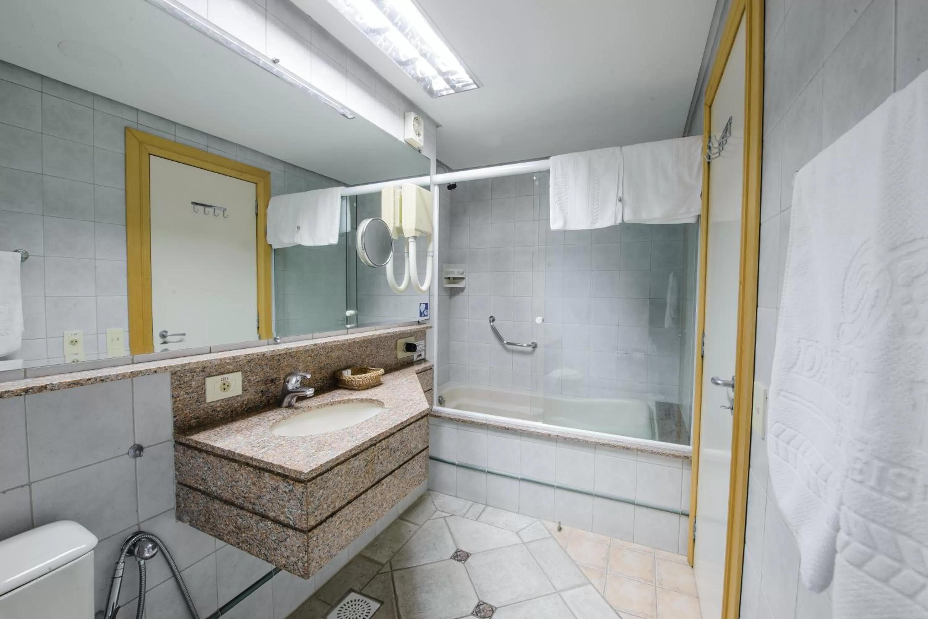 Bathroom in Dall’Onder Grande Hotel Bento Gonçalves