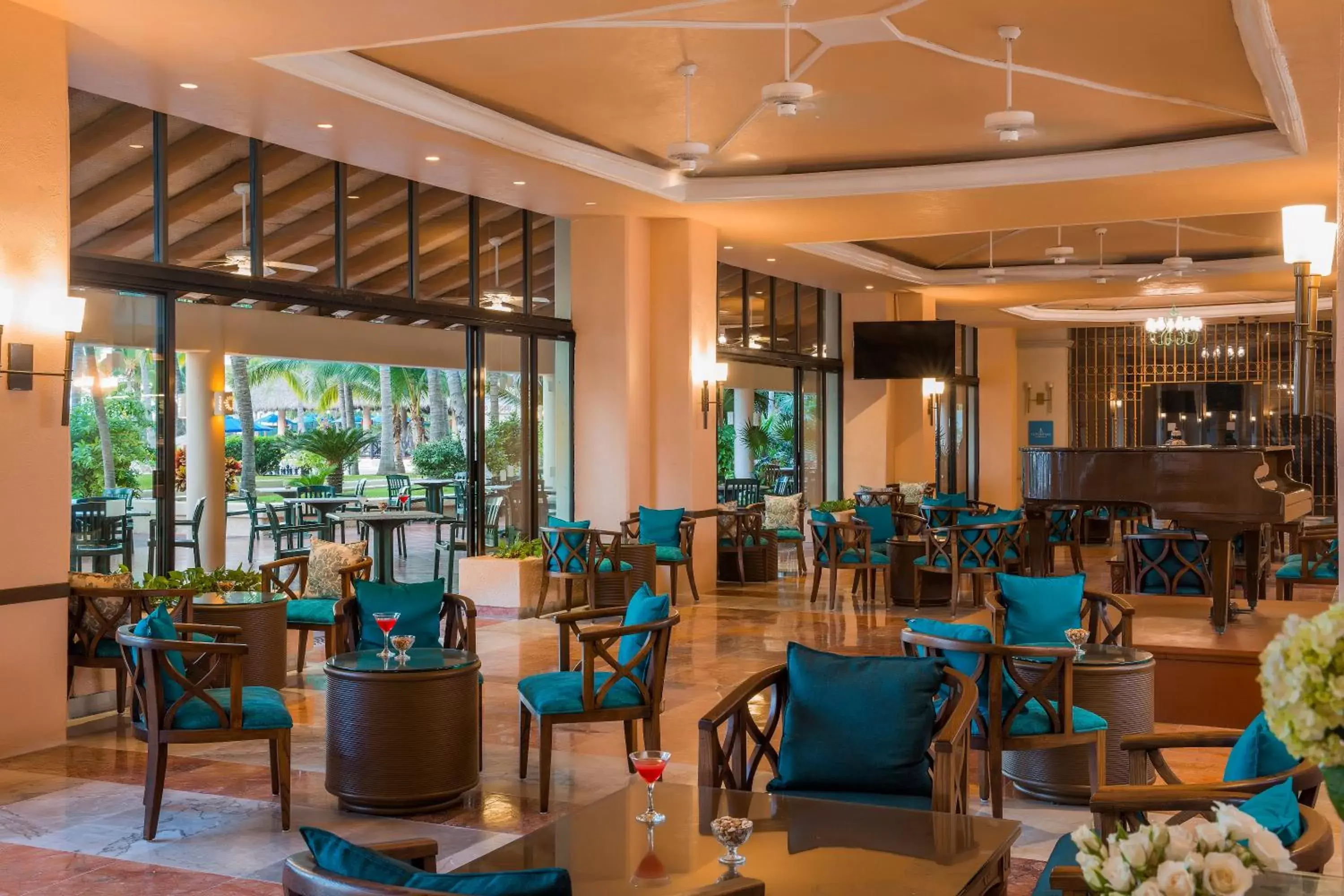 Lounge or bar, Restaurant/Places to Eat in Barceló Ixtapa - All Inclusive