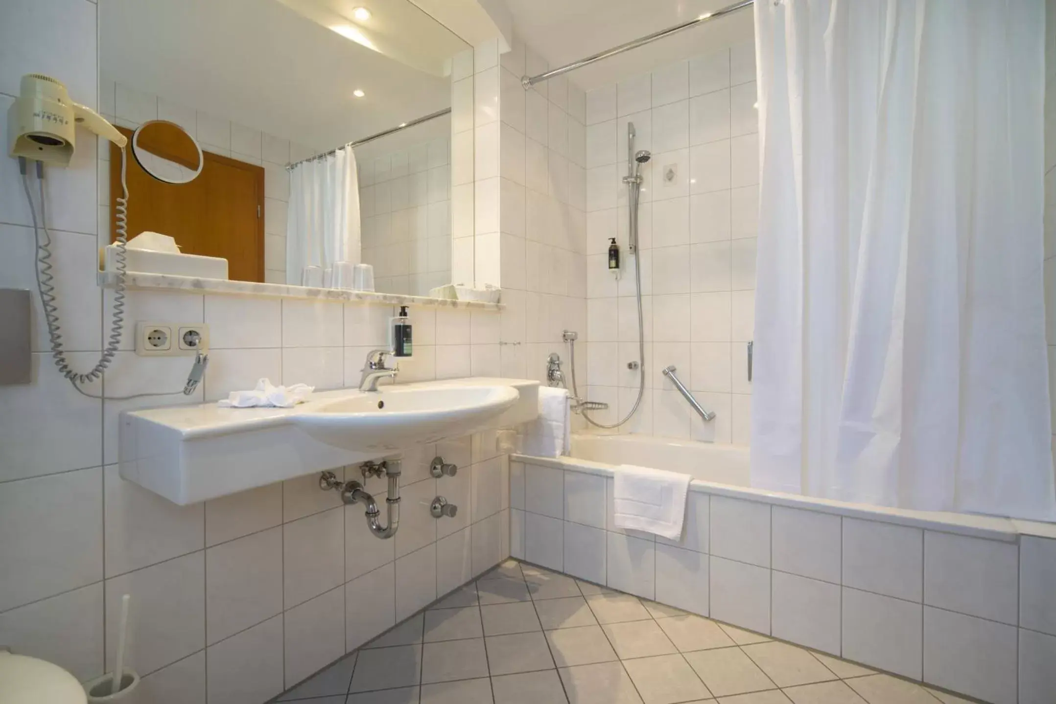 Property building, Bathroom in Aktiv Hotel Schweiger