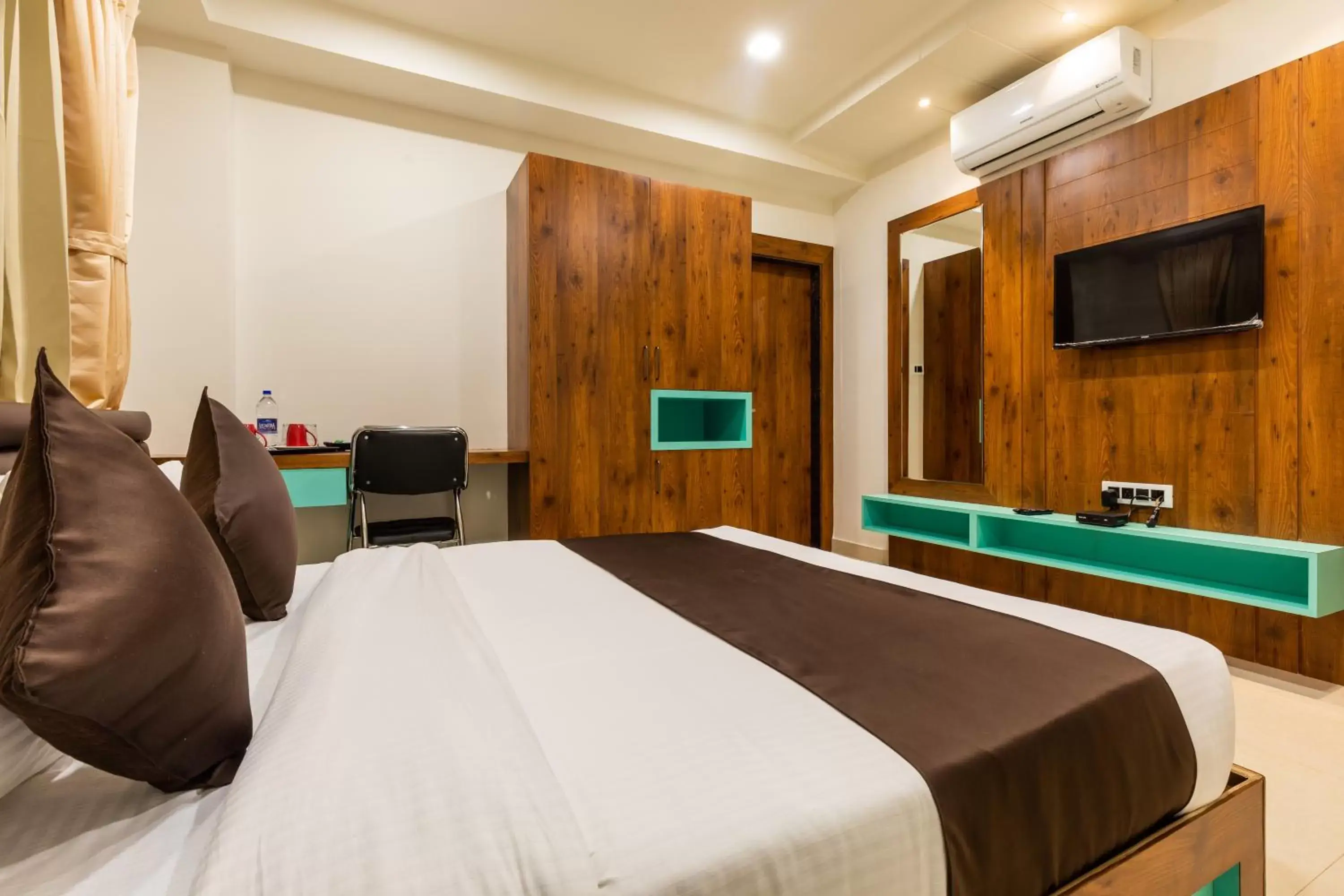 Deluxe Double Room in The Grand Shaurya Deluxe Double Room in The Grand Shaurya