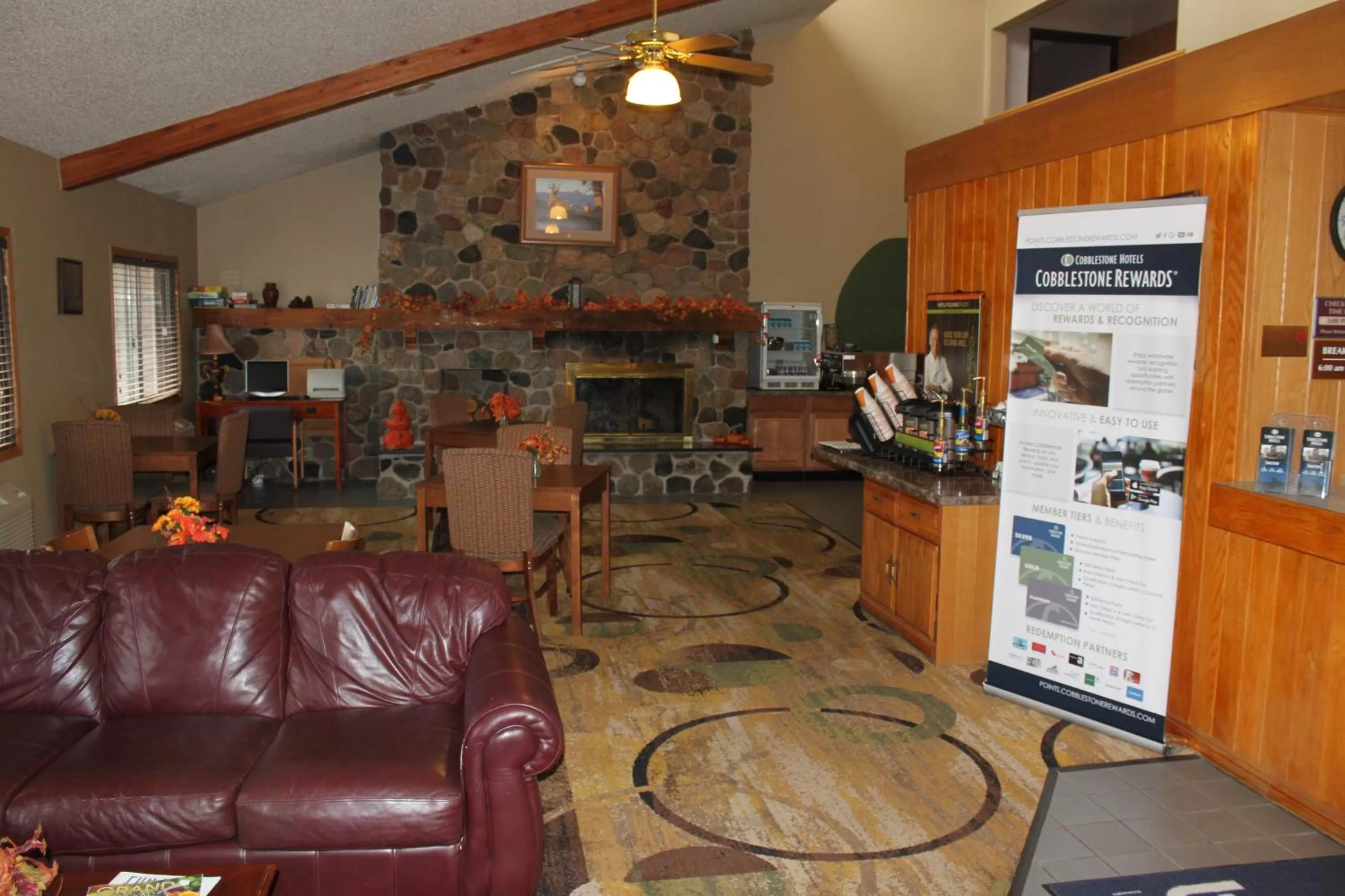 Lobby or reception in Boarders Inn and Suites by Cobblestone Hotels - Ripon