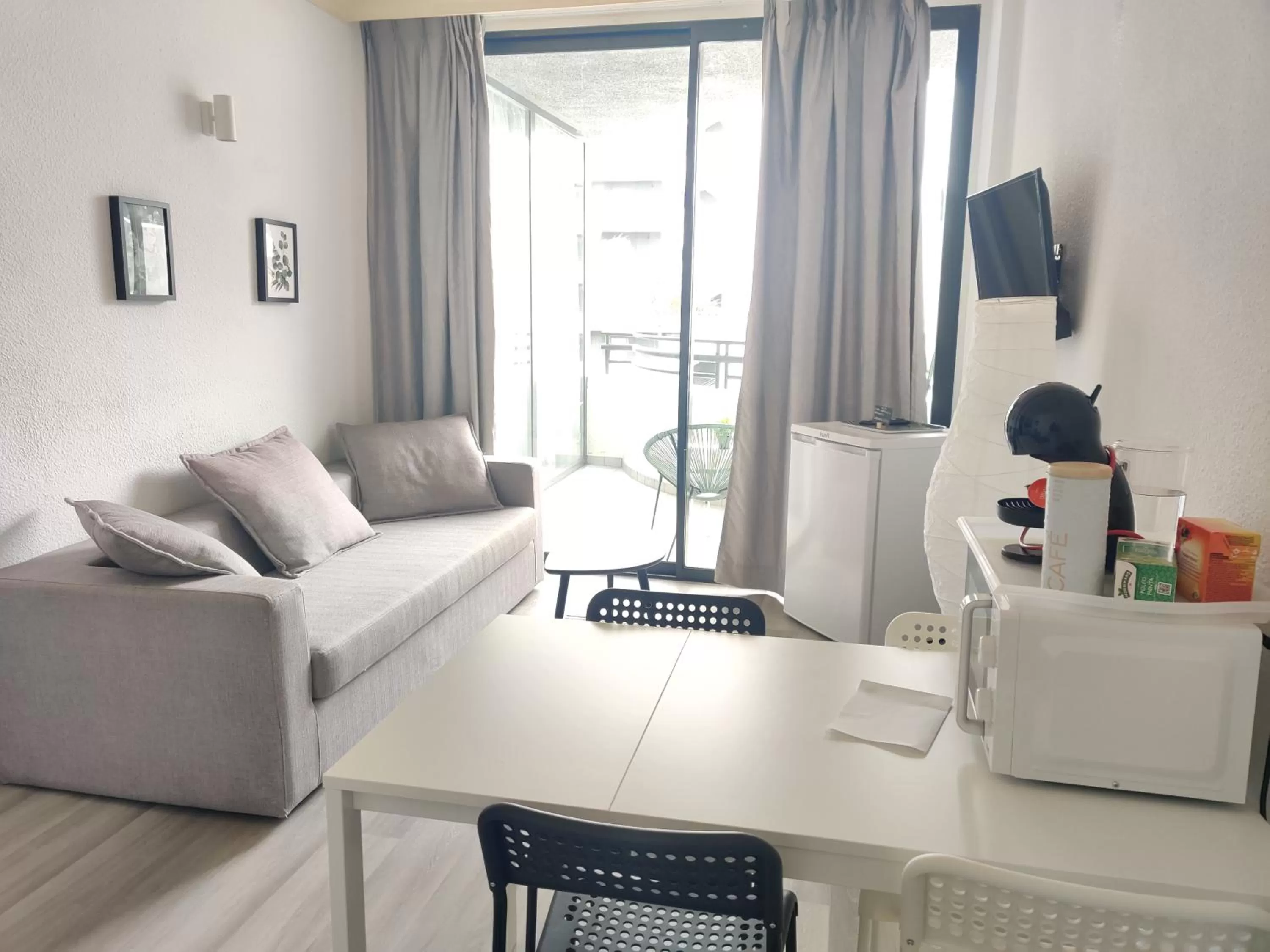 Living room in Luxury Apartment with pool view