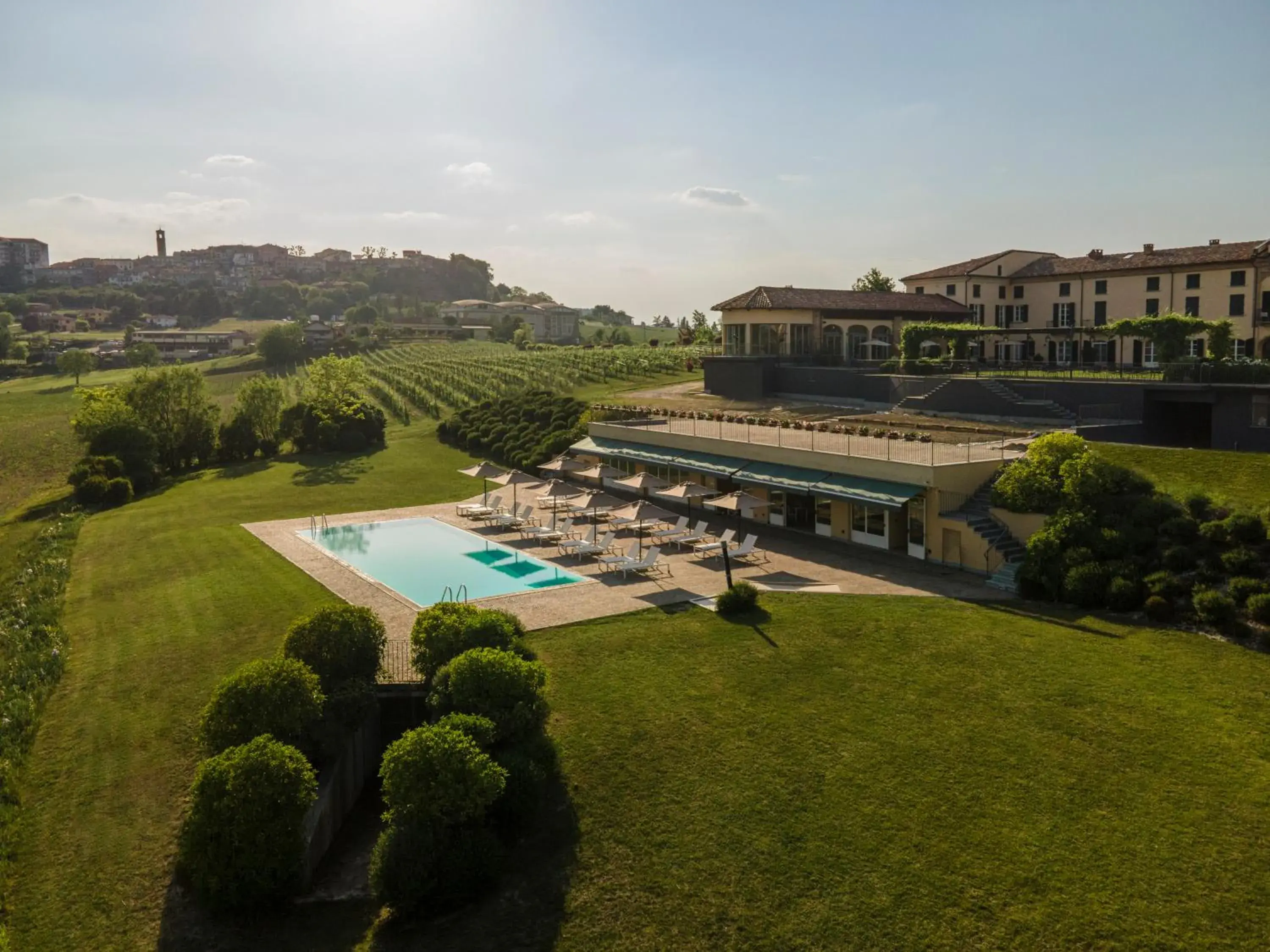 Pool View in Spinerola Hotel in Cascina & Restaurant Uvaspina